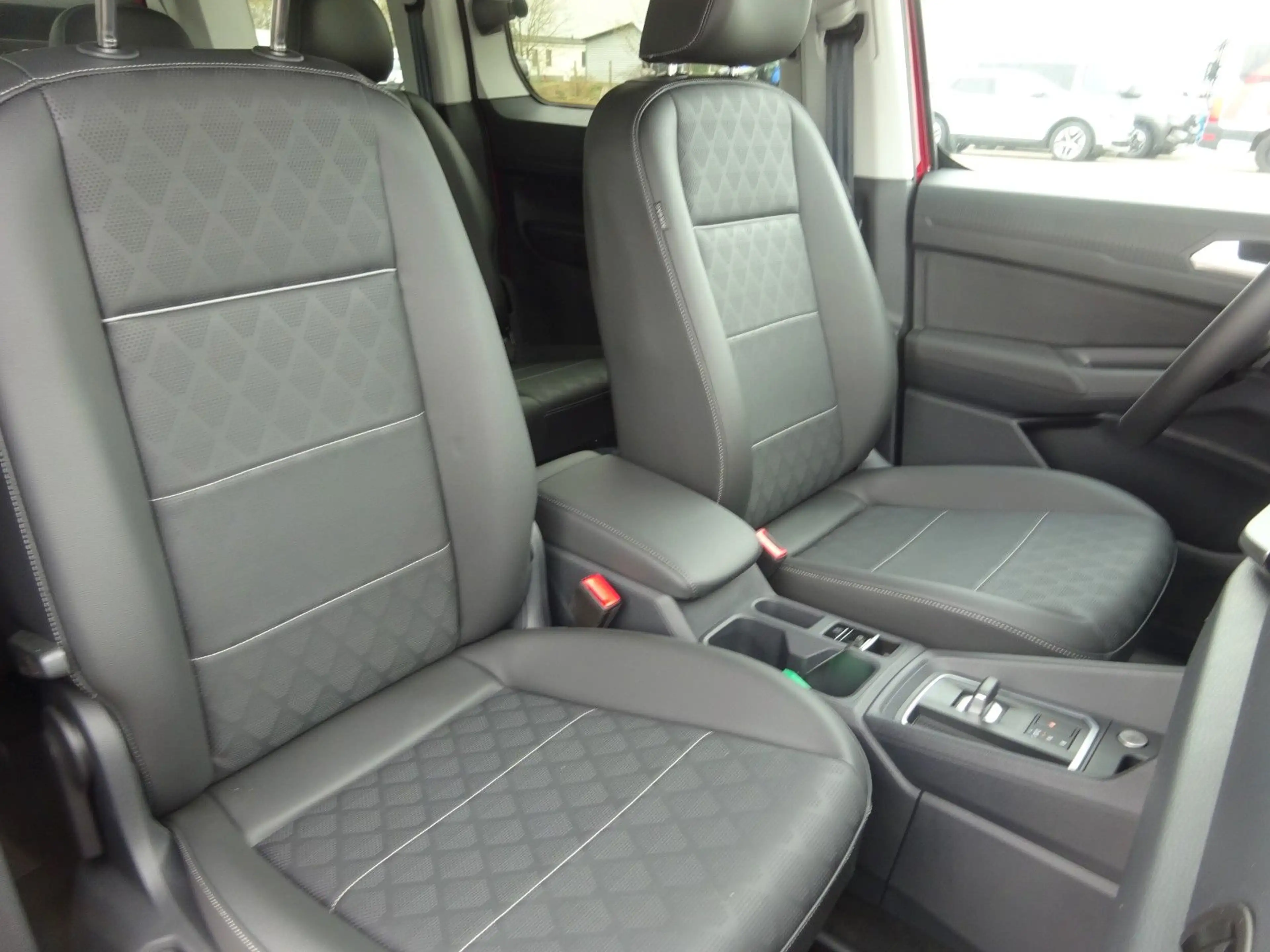 Ford Grand Tourneo Connect Titanium Stdhz LED AHK Nav — photo 12