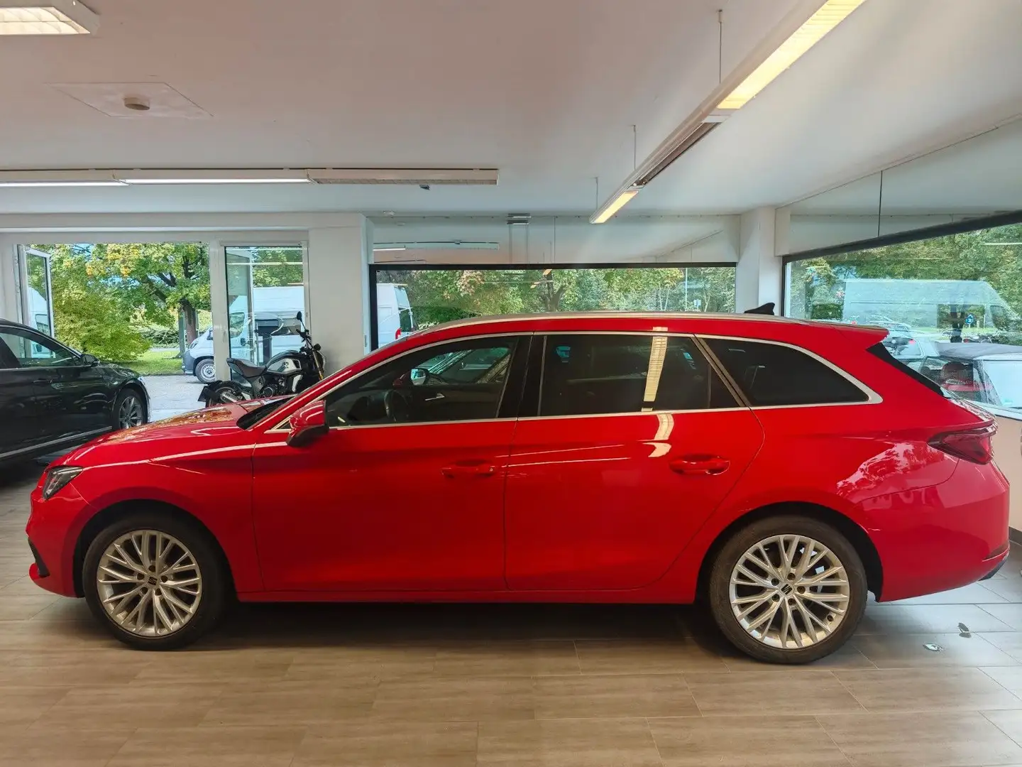 SEAT Leon Sportstourer Xcellence 4Drive*Virtual Rot - 2