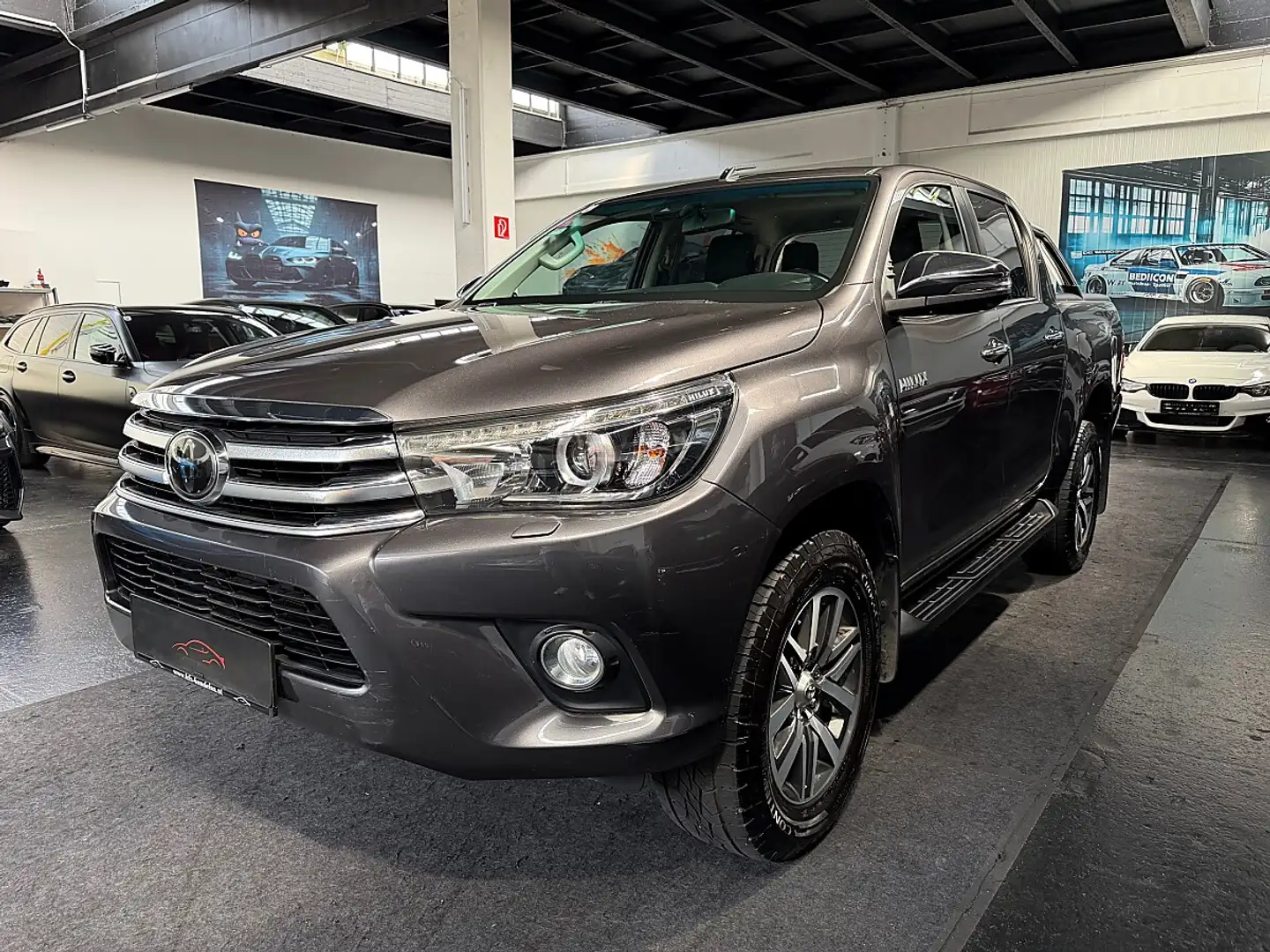 Toyota Hilux DK Lounge 4x4 2,4 D-4D AUTOMATIK * 1 BESITZ * M... Grau - 1