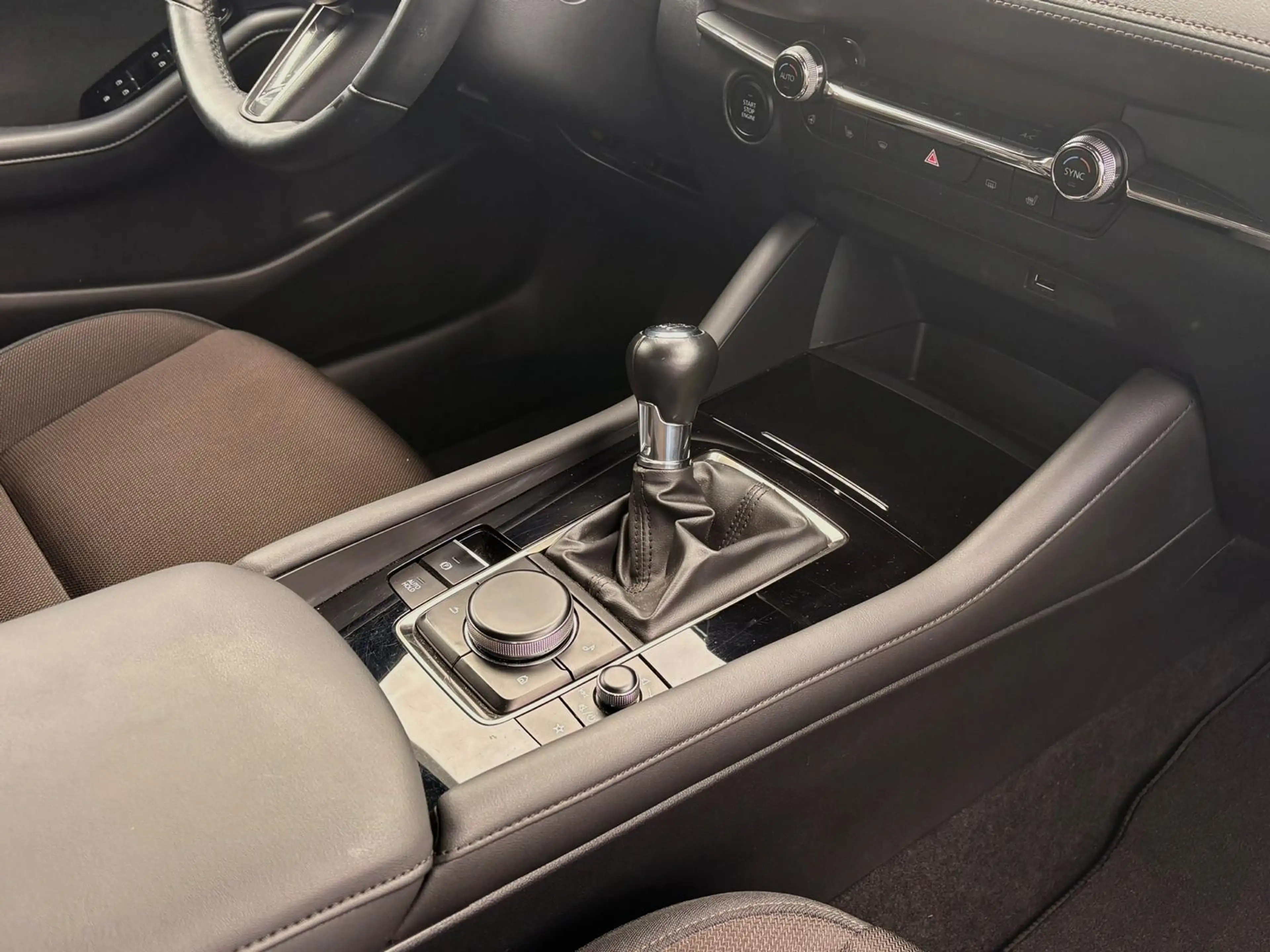 Mazda 3 SKYACTIV-G 2.0 M Hybrid SELECTION i-ACTIVESENSE-PA — photo 5