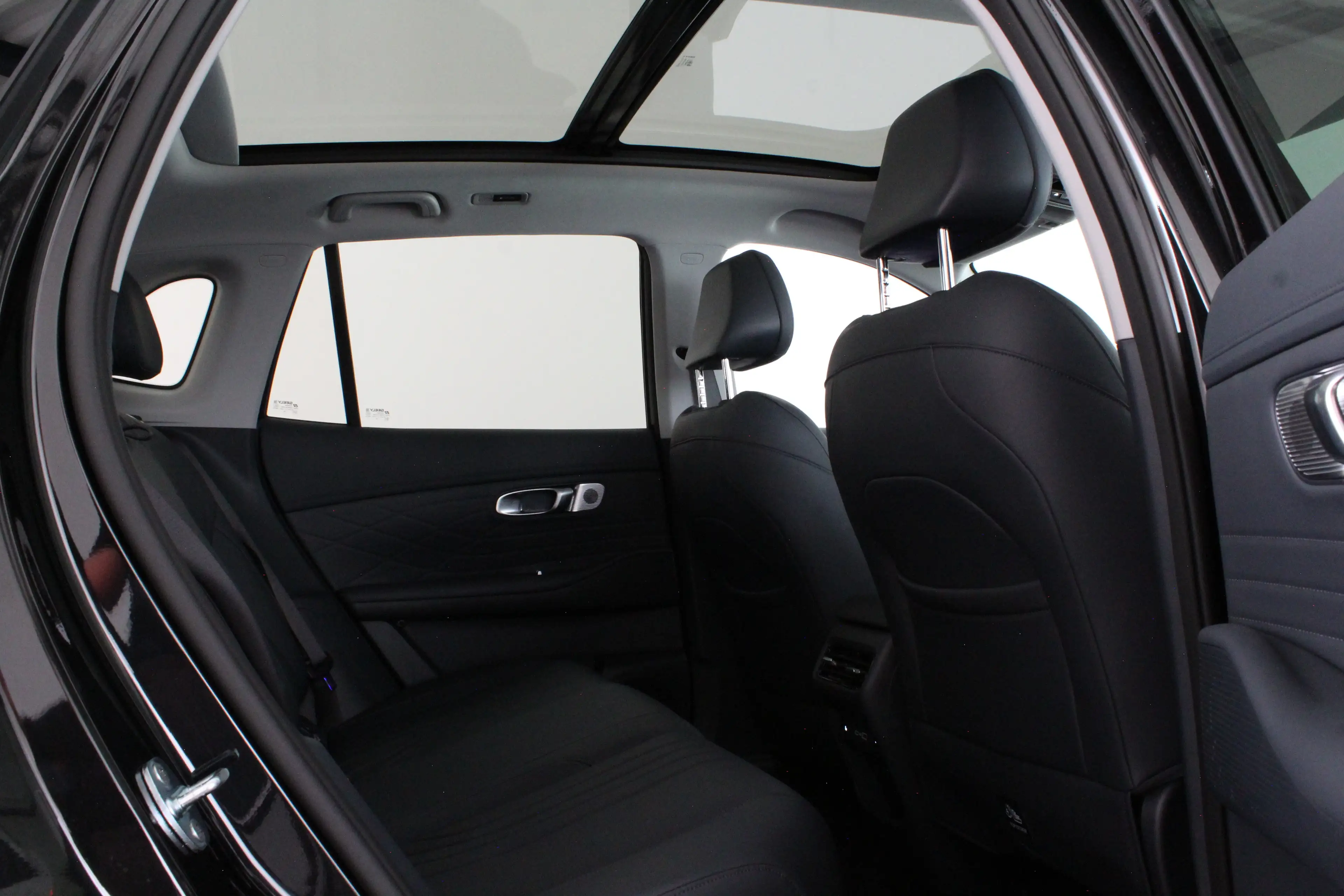 Geely Starray EM-i 1.5 Max+  136km WLTP plug in hybride/Panorama/mas — photo 8