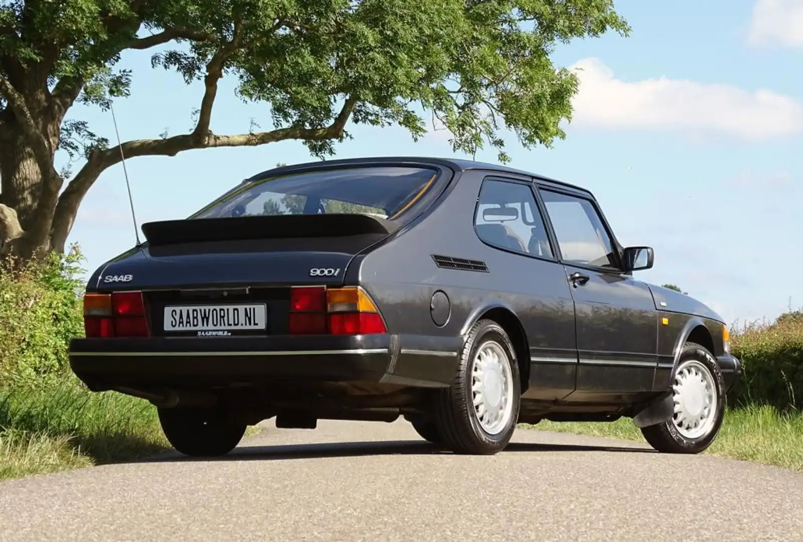 Saab 900 2.0i Grau - 2