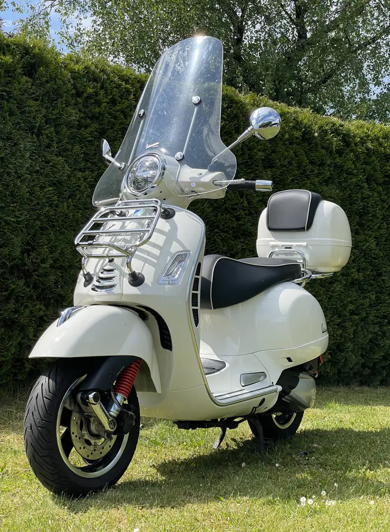 Vespa GTS 300 Piaggio GTS 300 HPE Bianco Bílá - 2