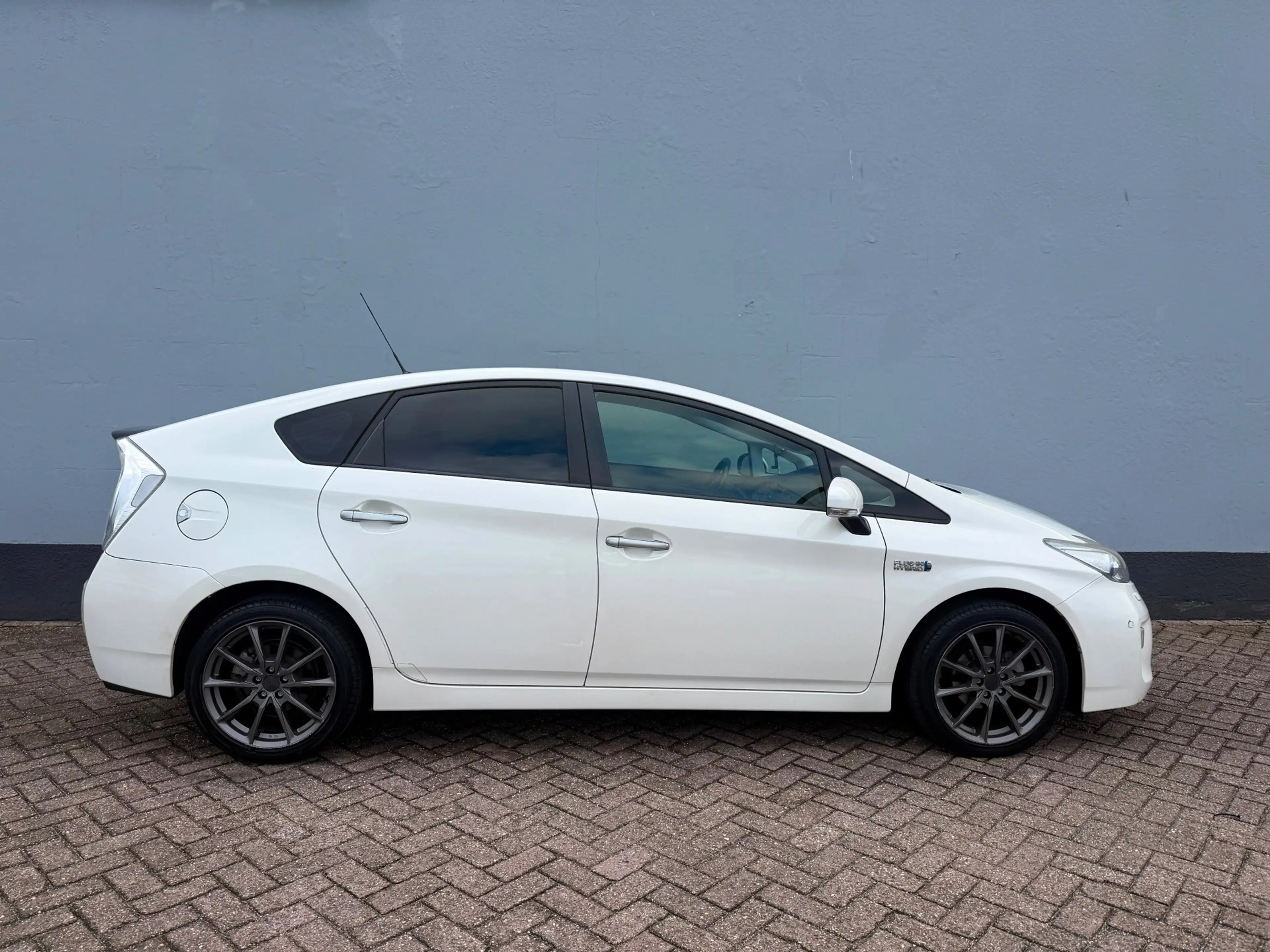 Toyota Prius 1.8 Plug-in Executive Business - Leder - Navi — photo 2