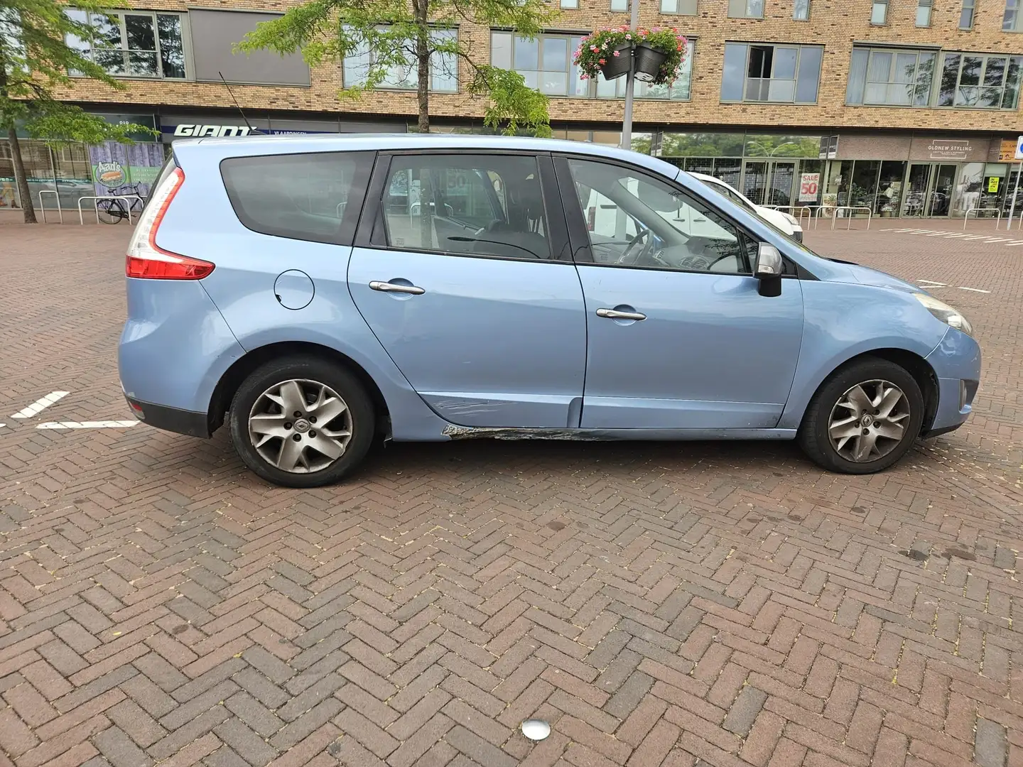 Renault Scenic Scenic 1.6 dCi Paris. 7p. Blauw - 2