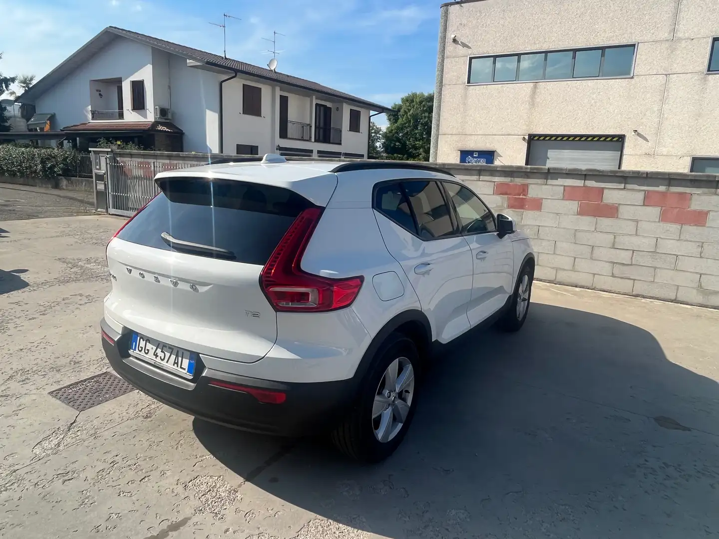 Volvo XC40 XC40 1.5 t2 Momentum auto my21 Bianco - 2