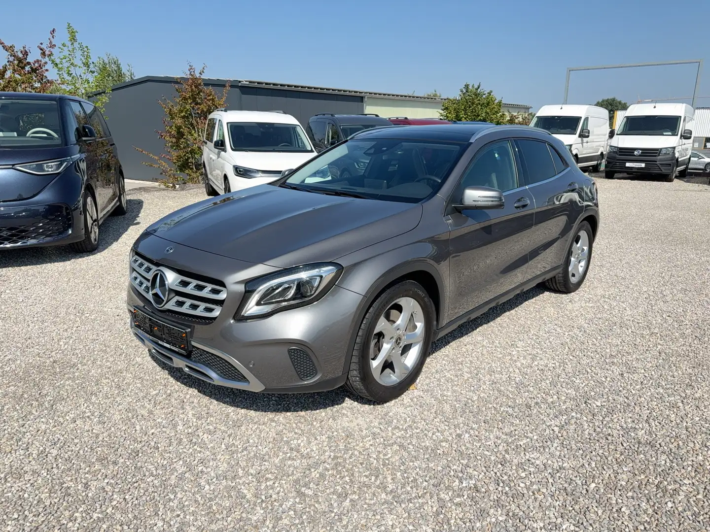 Mercedes-Benz GLA 220 Urban 4Matic AHK / incl. Winterräder AHK Grau - 2