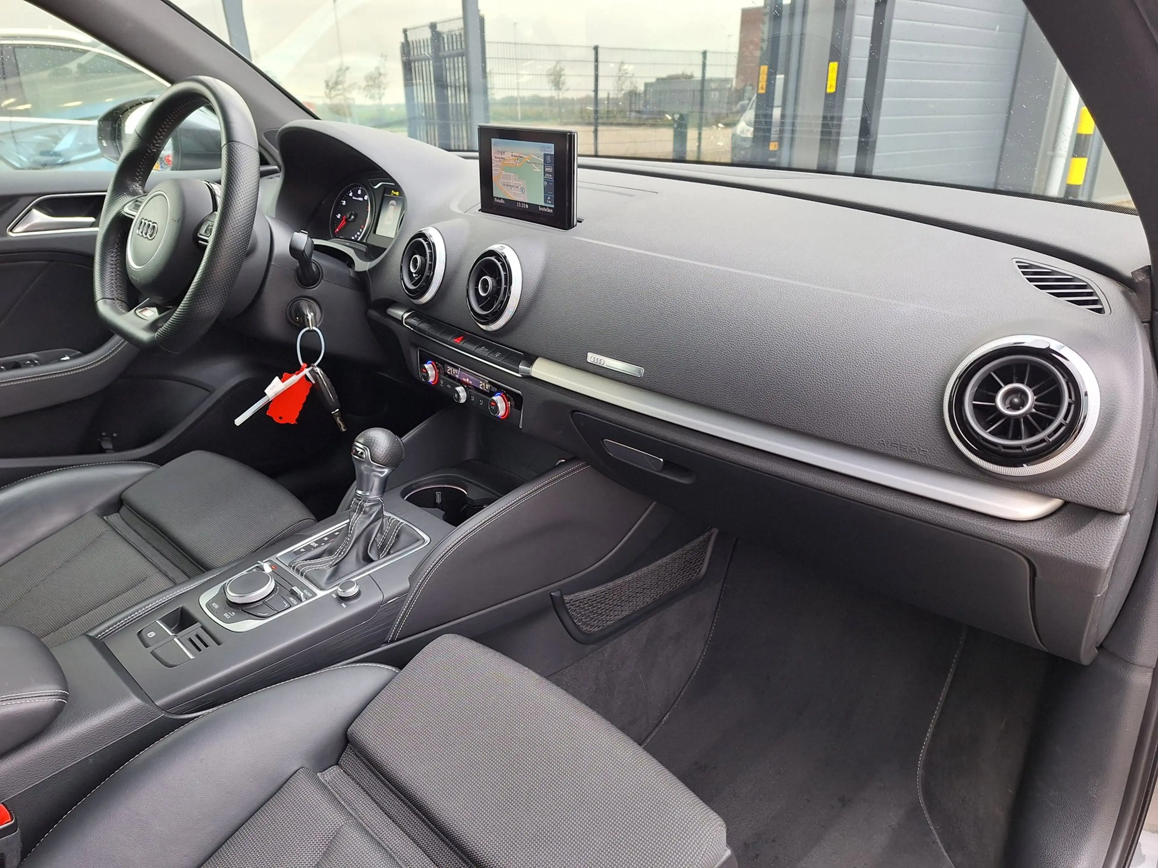 Audi A3 Sportback 1.4 TFSI CoD Adrenalin Sport S-Line NAP — photo 15
