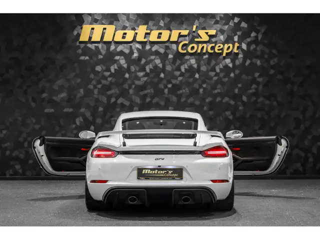 Porsche 718 Cayman view 5