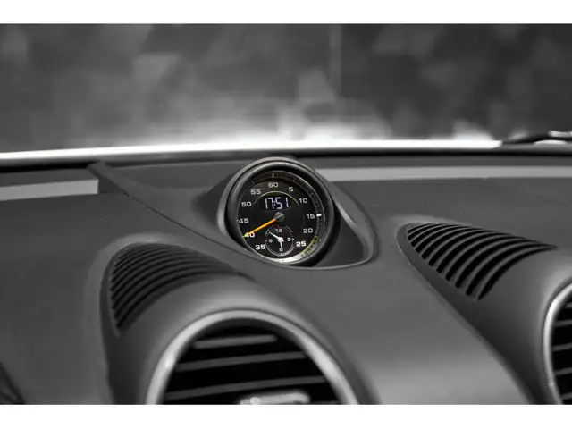 Porsche 718 Cayman view 11