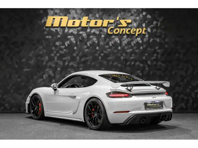 Porsche 718 Cayman view 7