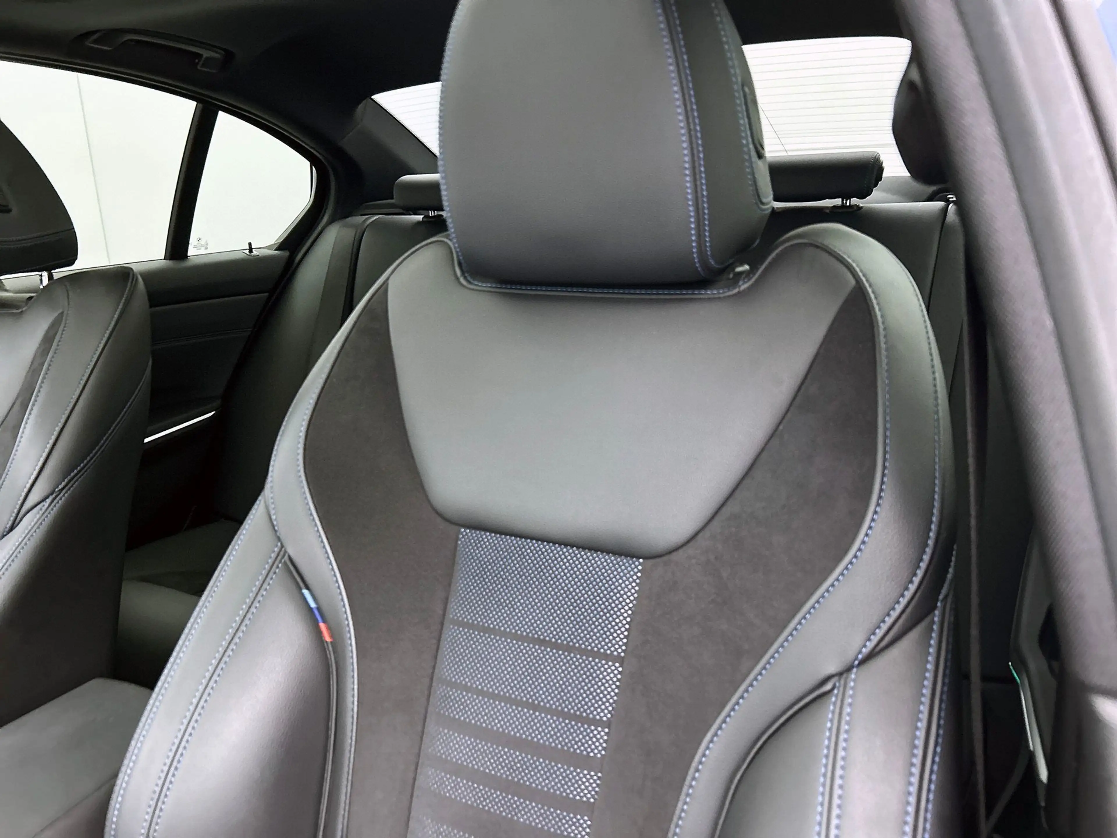 BMW 330 3-serie 330e M Sport | Schuifdak | Laser | Autopil — photo 24