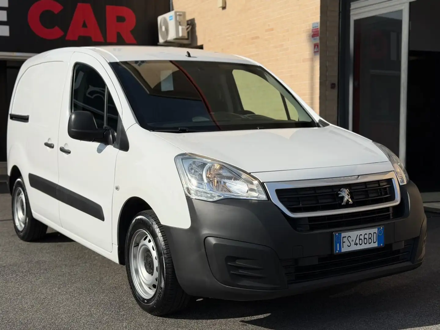 Peugeot Partner BlueHDi 75 L1 Furgone Pro Blanc - 1