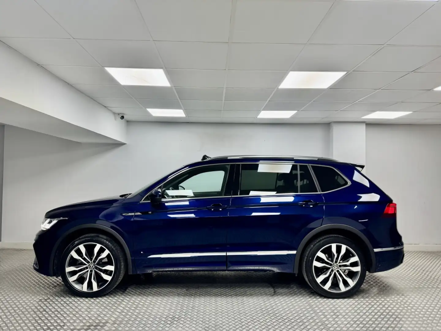 Volkswagen Tiguan Allspace 2.0TDI Sport 4M DSG 147kW Azul - 2