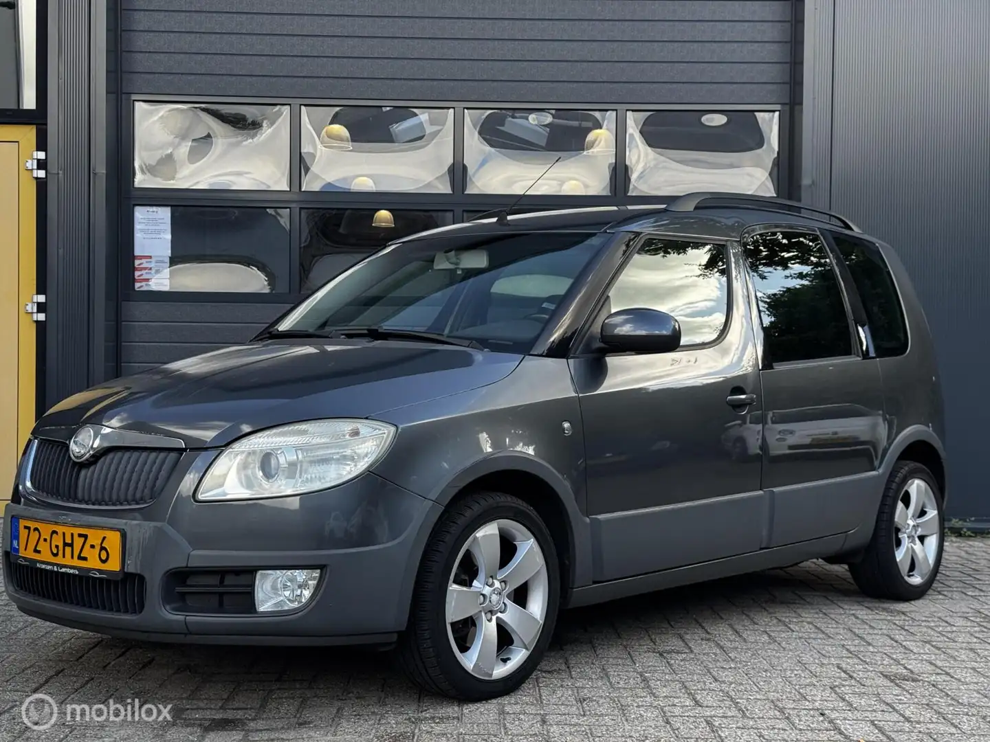 Skoda Roomster 1.6-16V Scout, Airco, vol ODH, Szürke - 2