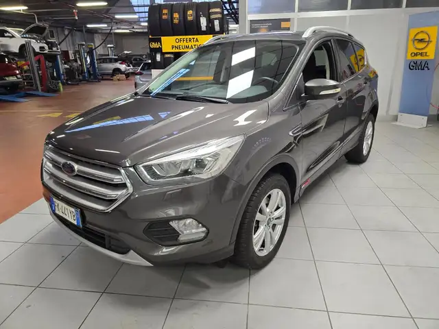 Ford Kuga 2.0TDCI 150CV TITANIUM s&s 4WD powershift business