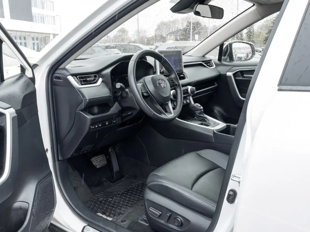 Toyota RAV 4 снимка Toyota RAV 4