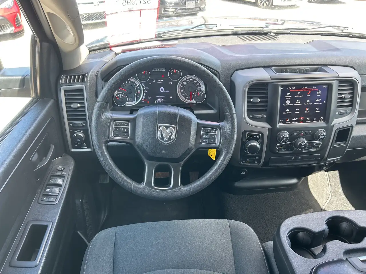 RAM 1500 снимка RAM 1500