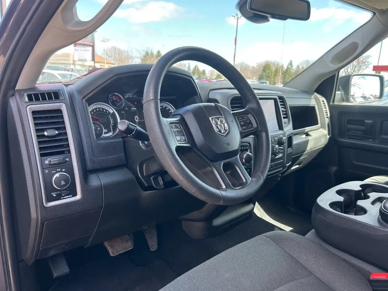 RAM 1500 снимка RAM 1500
