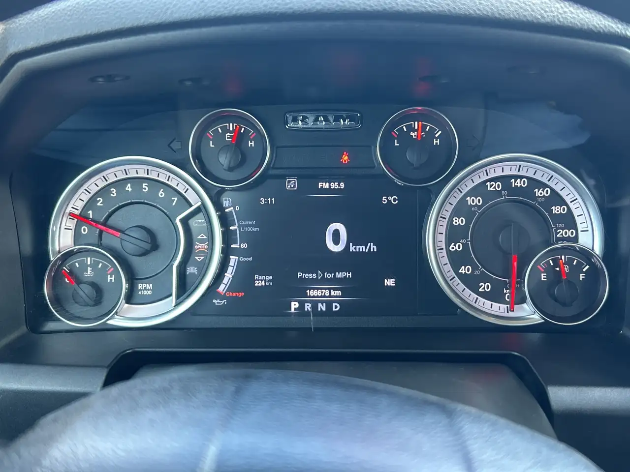 RAM 1500 снимка RAM 1500