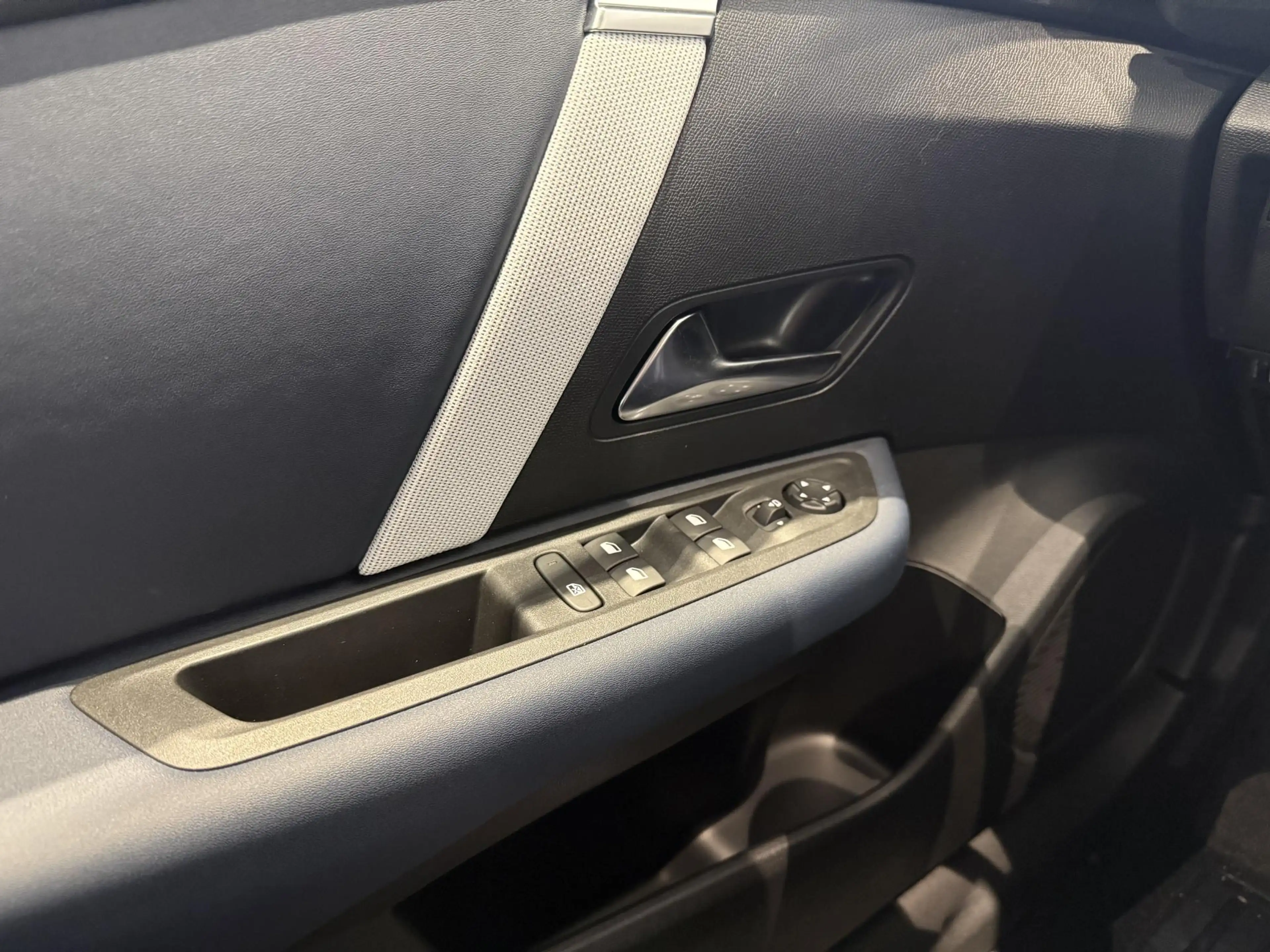 Citroen E-C4 Electric Plus 156pk Extended range 54 kWh | APPLE CARPLAY & — photo 13