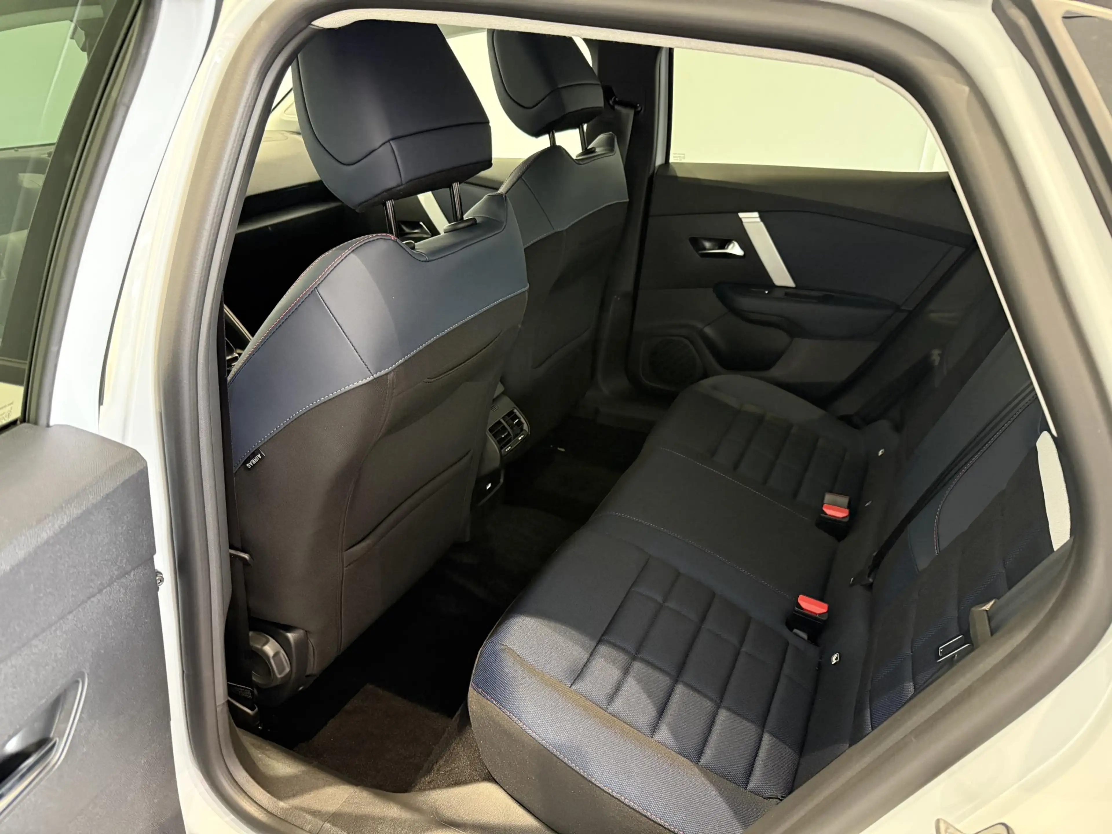 Citroen E-C4 Electric Plus 156pk Extended range 54 kWh | APPLE CARPLAY & — photo 9