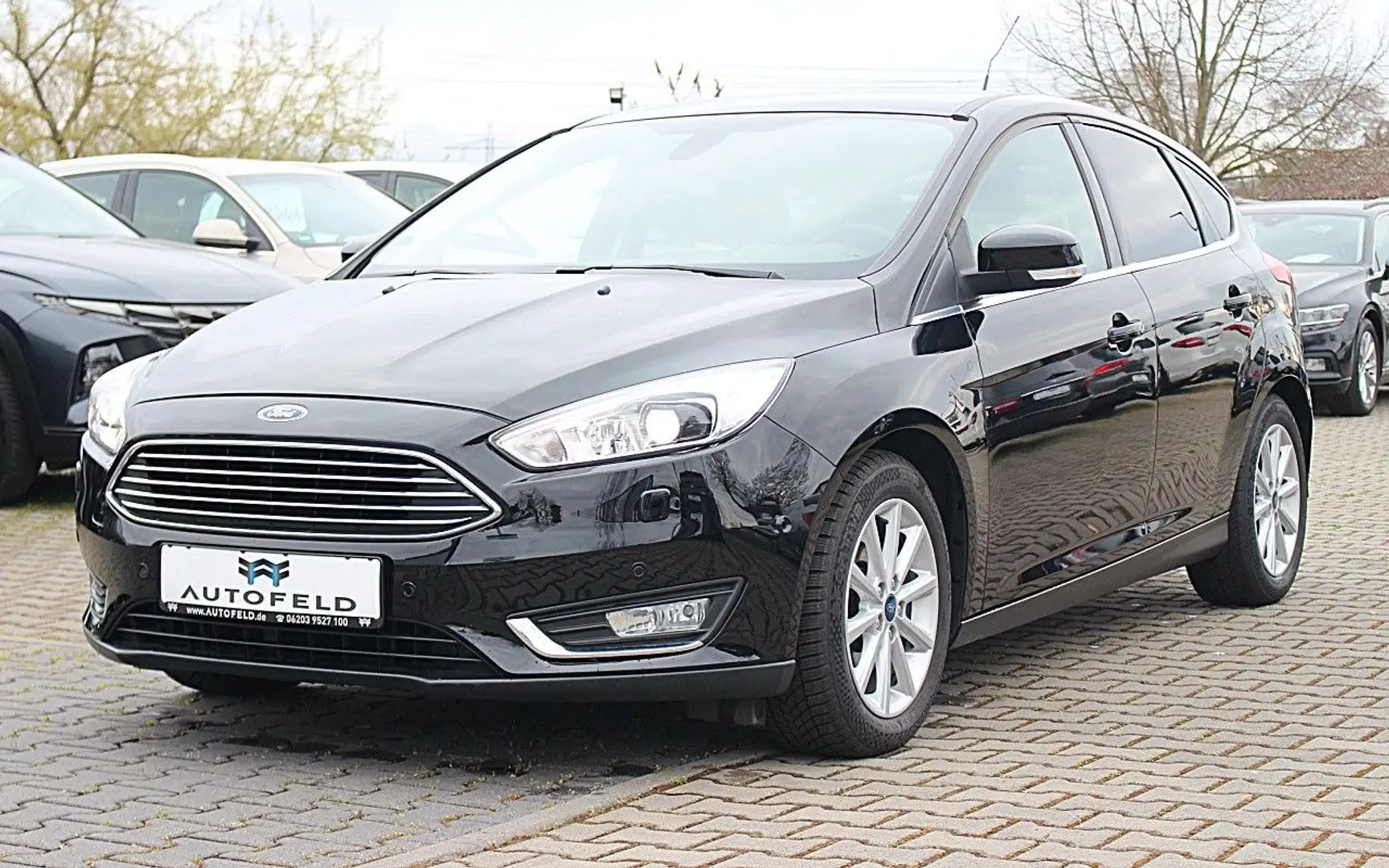 Ford Focus 1,5/VOLL SHEFT/NAVI/BI XENON/CARPLAY/TEMP/ Zwart - 1