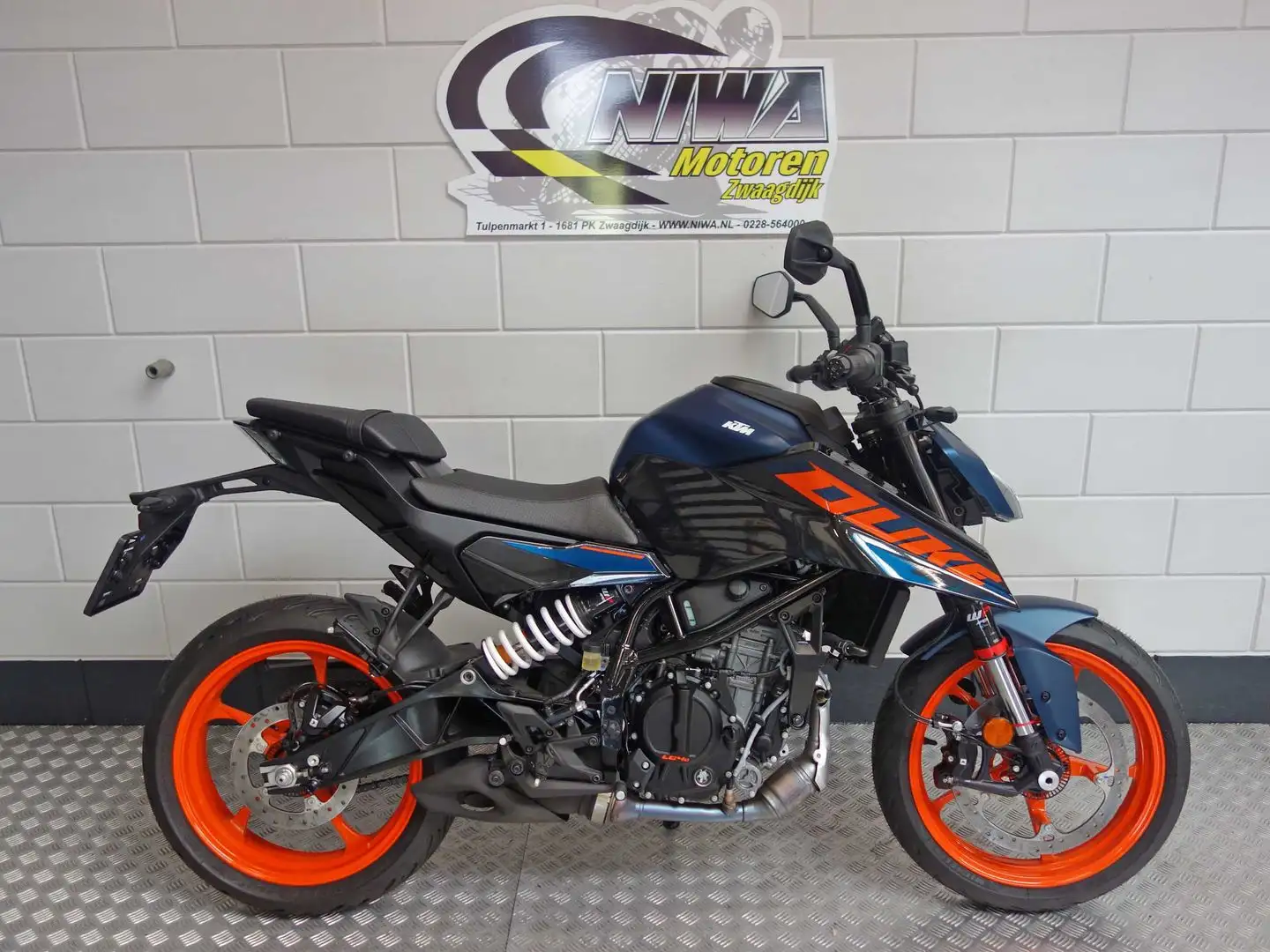 KTM 125 Duke Oranje - 1