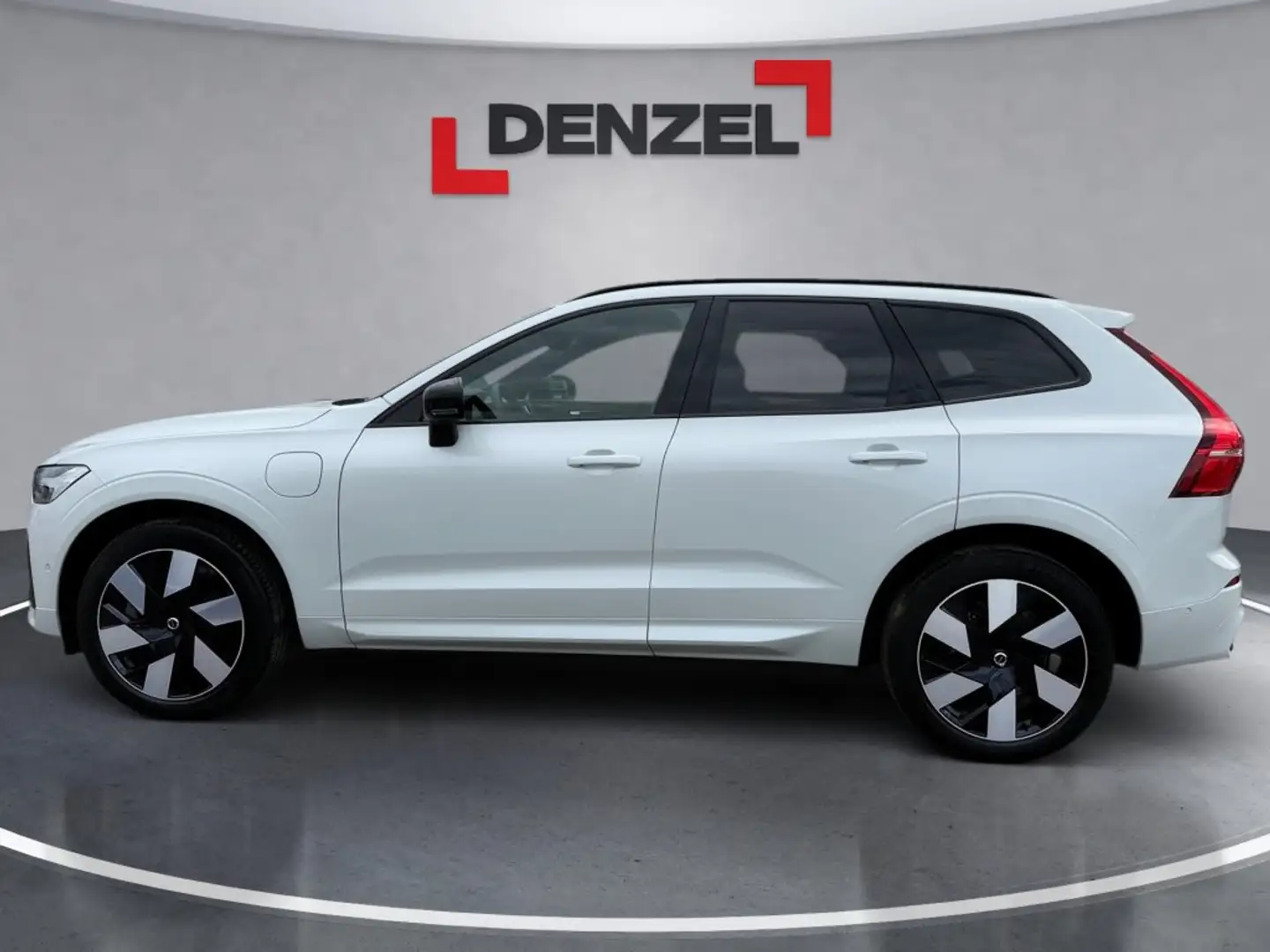 Volvo XC60 T6 AWD Recharge PHEV Ultimate Dark Geartronic Weiß - 2