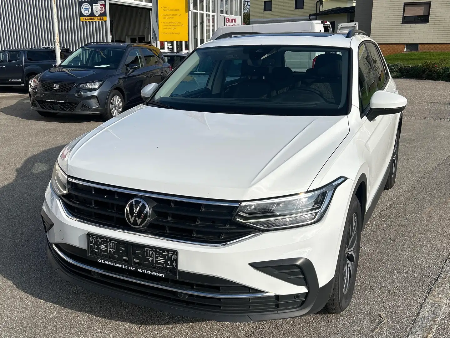 Volkswagen Tiguan Life Weiß - 1