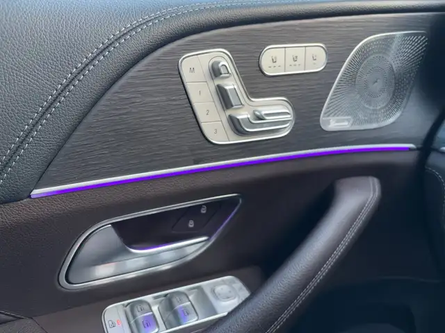 Mercedes-Benz GLS Class view 8