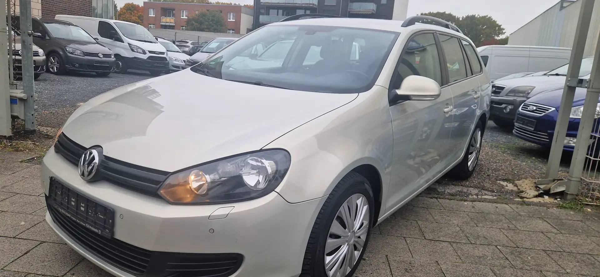 Volkswagen Golf Variant Golf Variant 1.6 TDI DPF BlueMotion echnology DSG Argent - 1