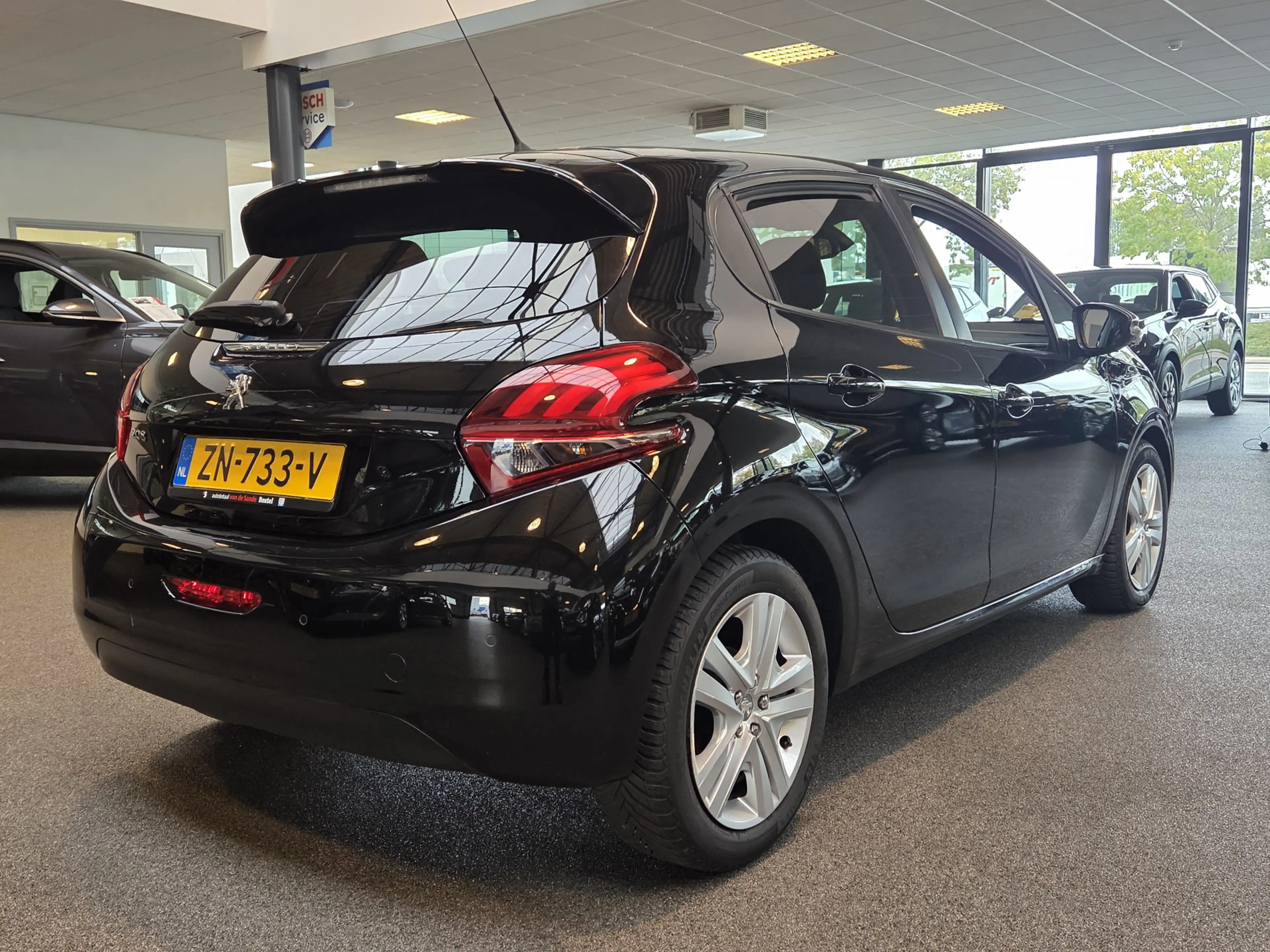 Peugeot 208 1.2 PureTech Signature / Recent nieuwe distributie — photo 5