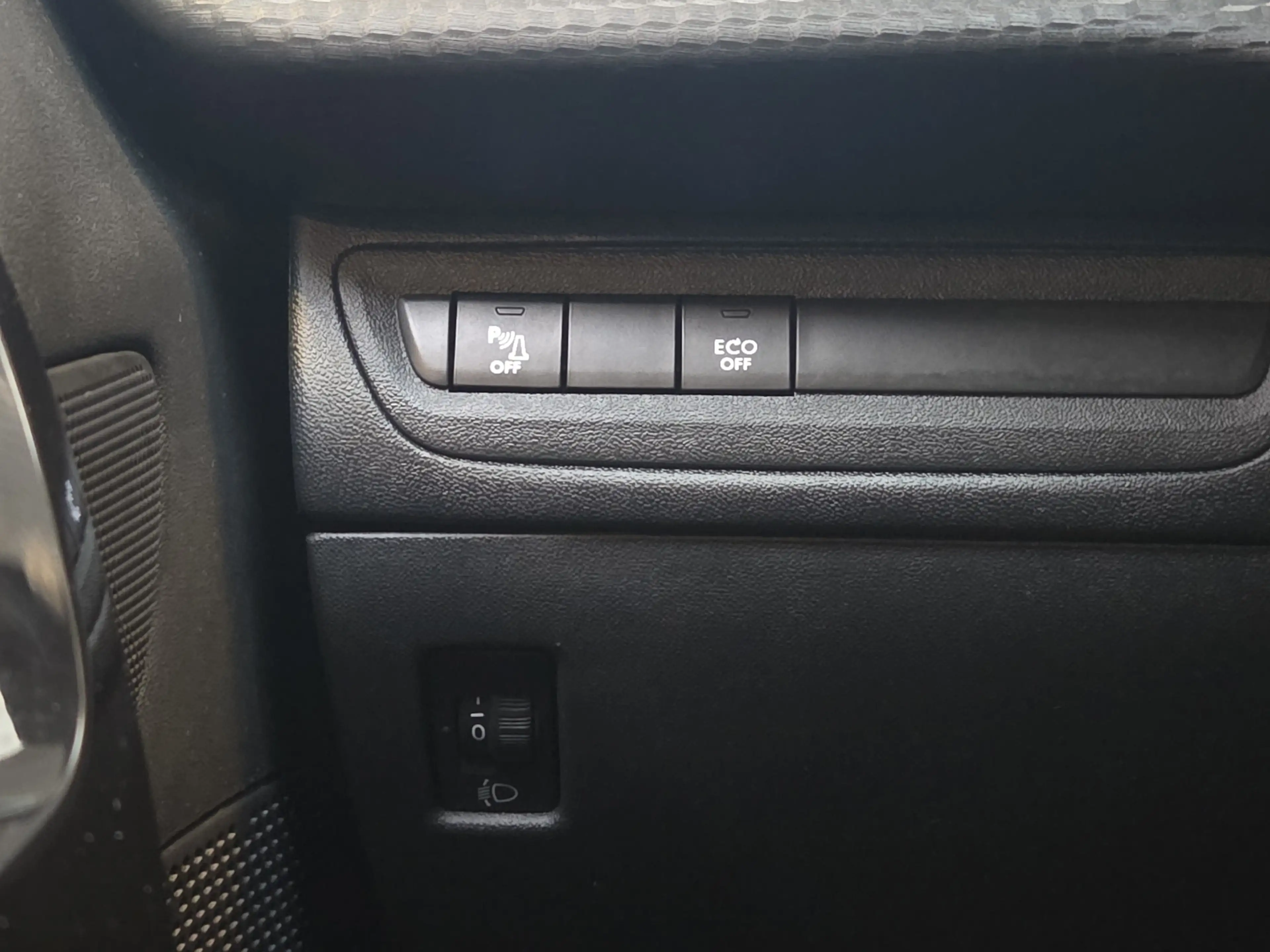 Peugeot 208 1.2 PureTech Signature / Recent nieuwe distributie — photo 20