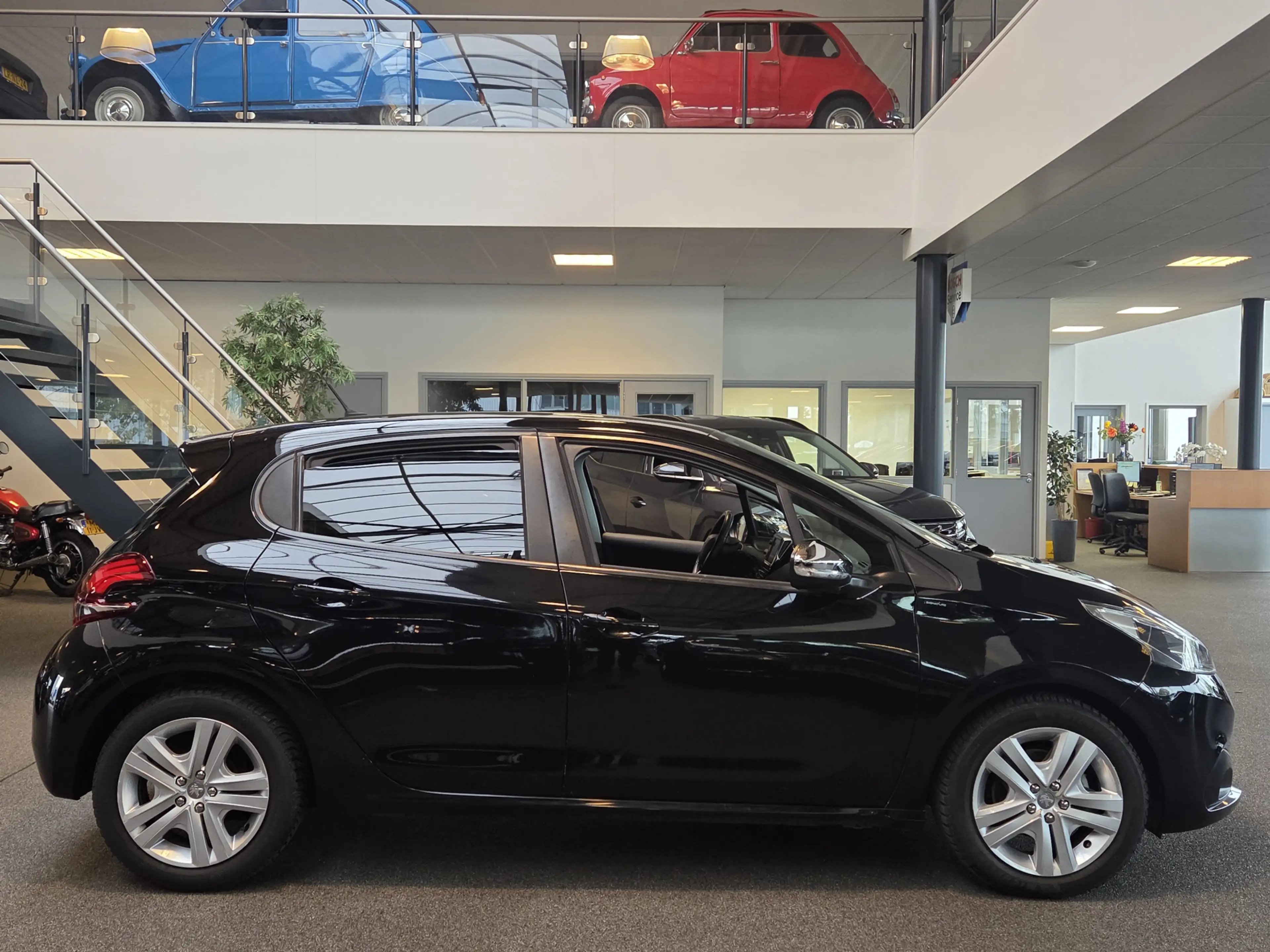 Peugeot 208 1.2 PureTech Signature / Recent nieuwe distributie — photo 6