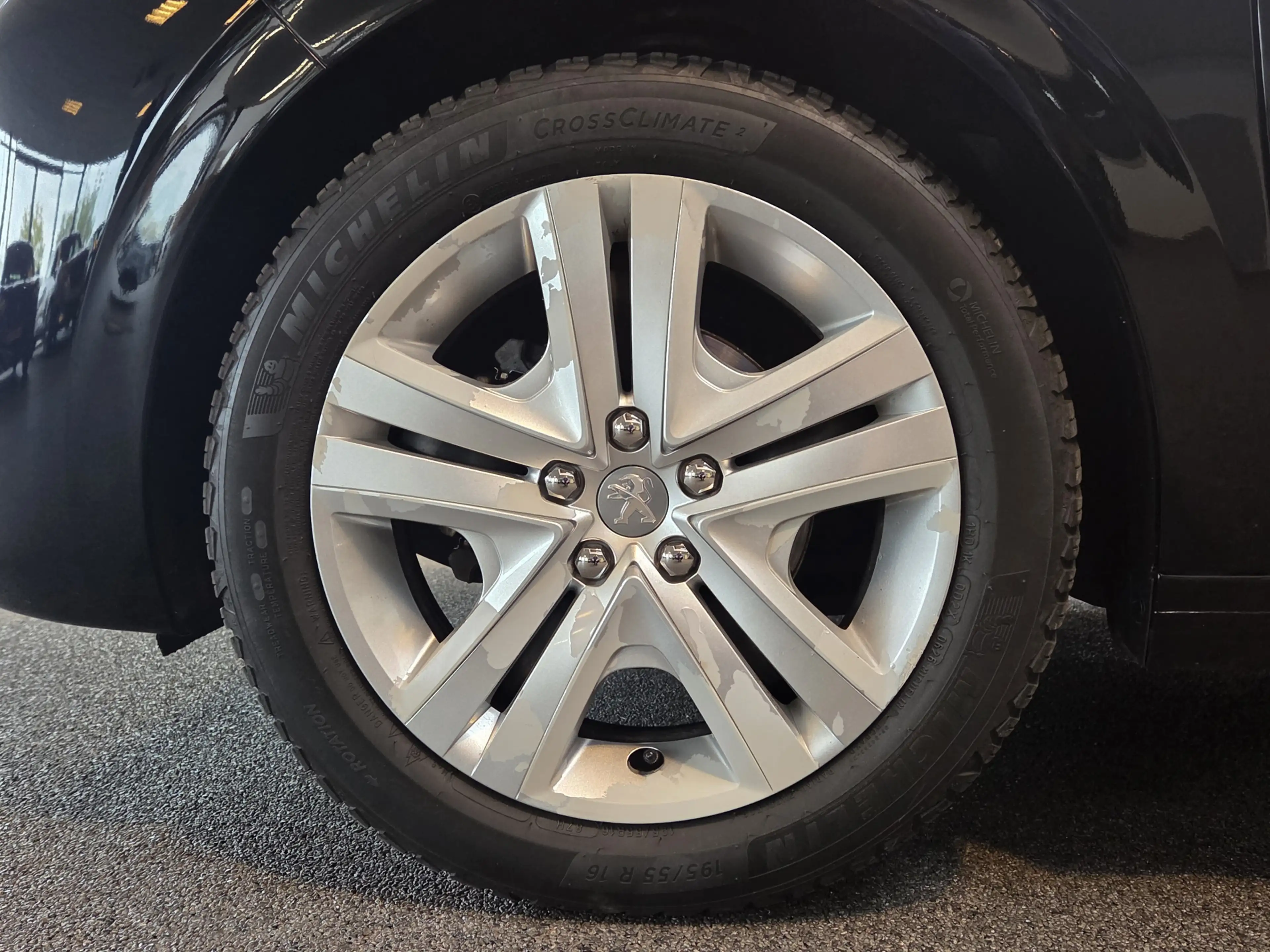 Peugeot 208 1.2 PureTech Signature / Recent nieuwe distributie — photo 11