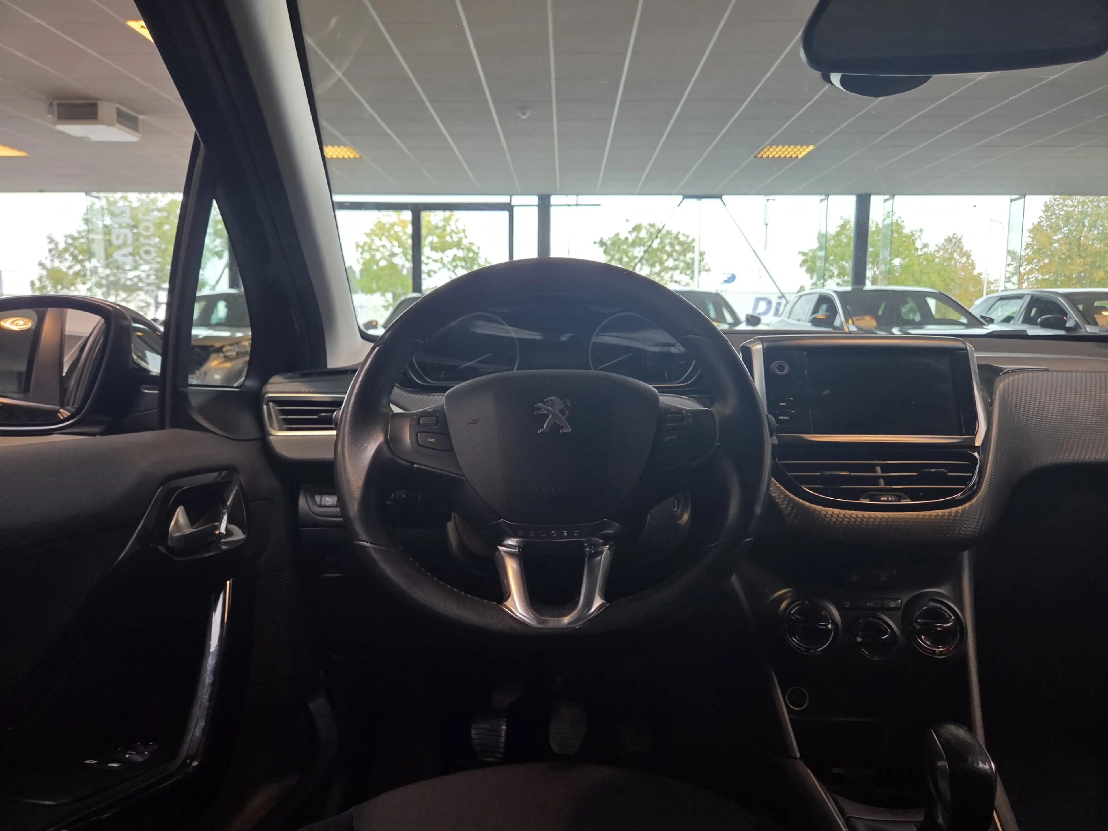 Peugeot 208 1.2 PureTech Signature / Recent nieuwe distributie — photo 18