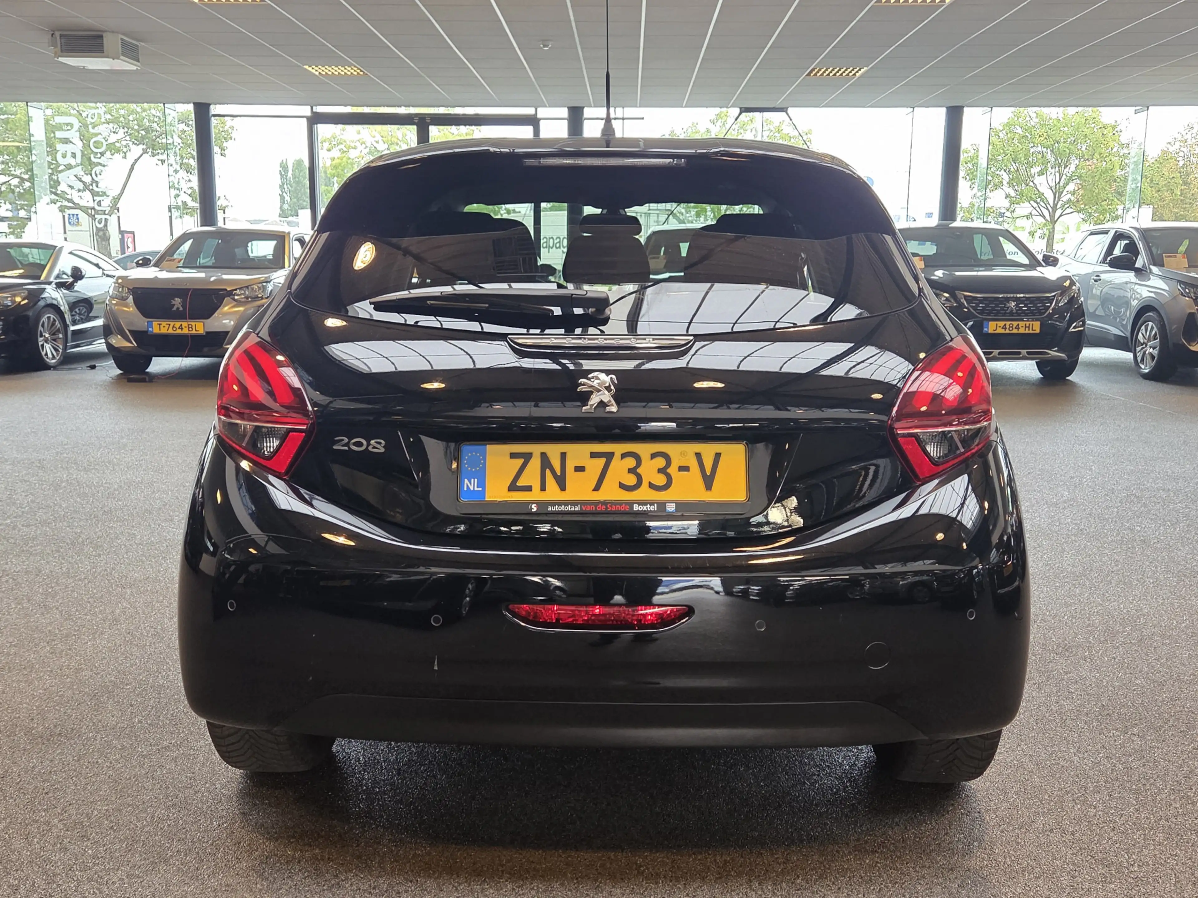 Peugeot 208 1.2 PureTech Signature / Recent nieuwe distributie — photo 4