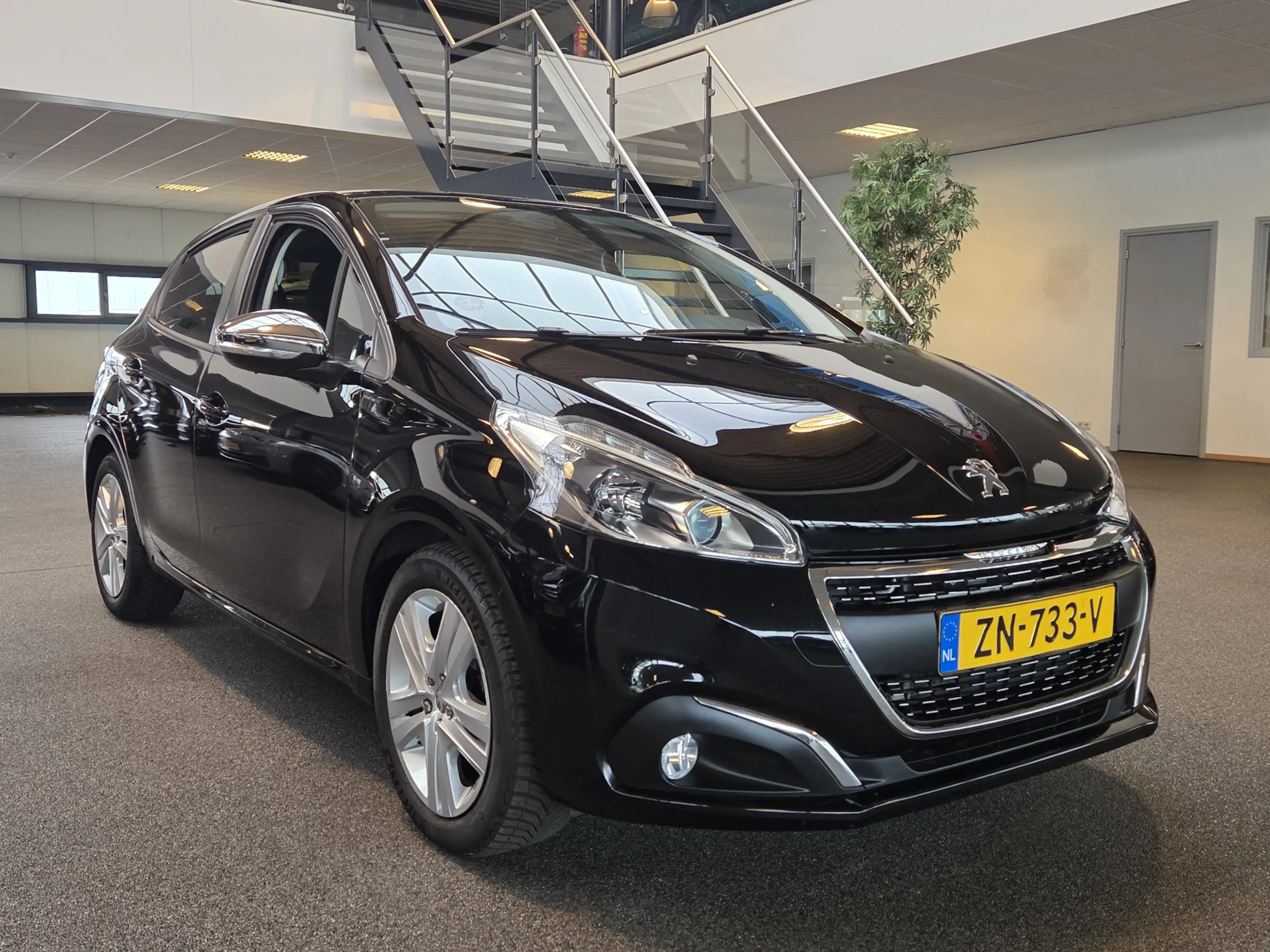 Peugeot 208 1.2 PureTech Signature / Recent nieuwe distributie — photo 7