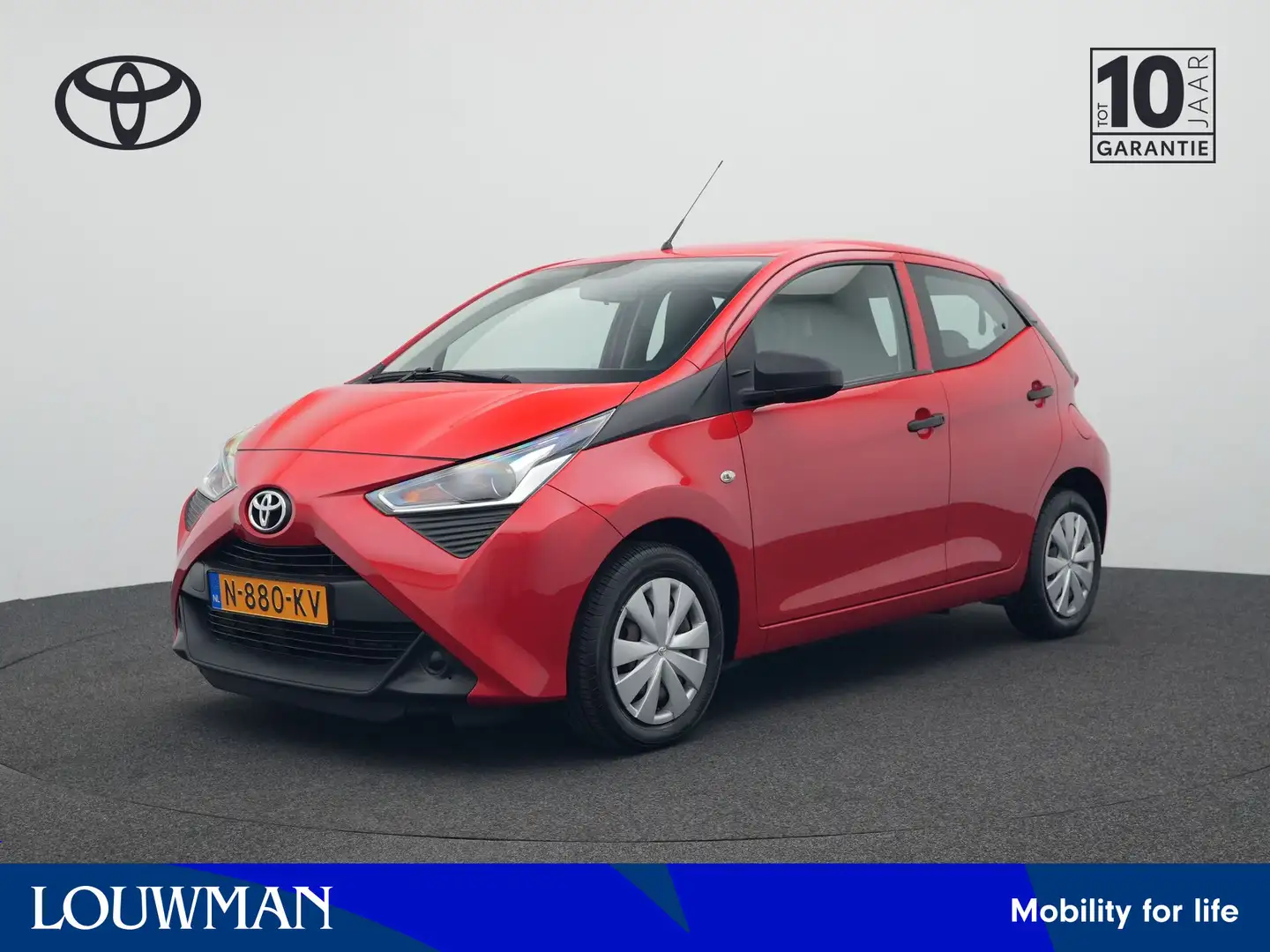 Toyota Aygo 1.0 VVT-i x-fun Rood - 1