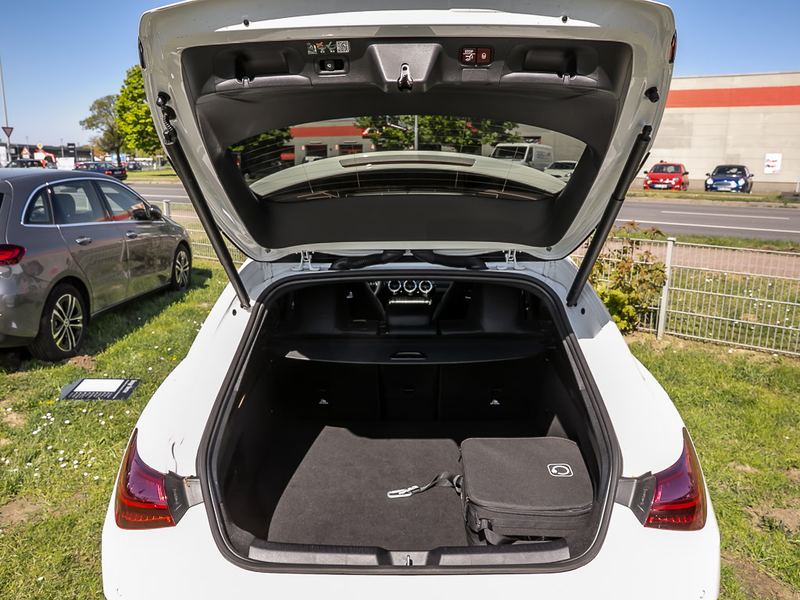 Mercedes-Benz CLA 250 e AMG Premium AHK Pano — photo 10