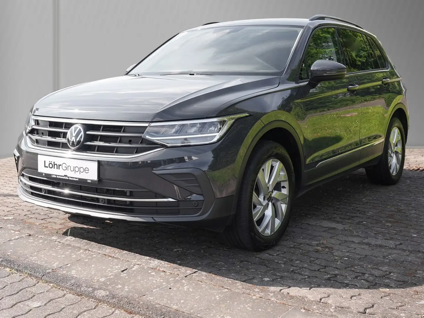 Volkswagen Tiguan 2.0 TDI DSG 4Motion Life *AHK*LED*Navi*App-Conn... Grau - 2