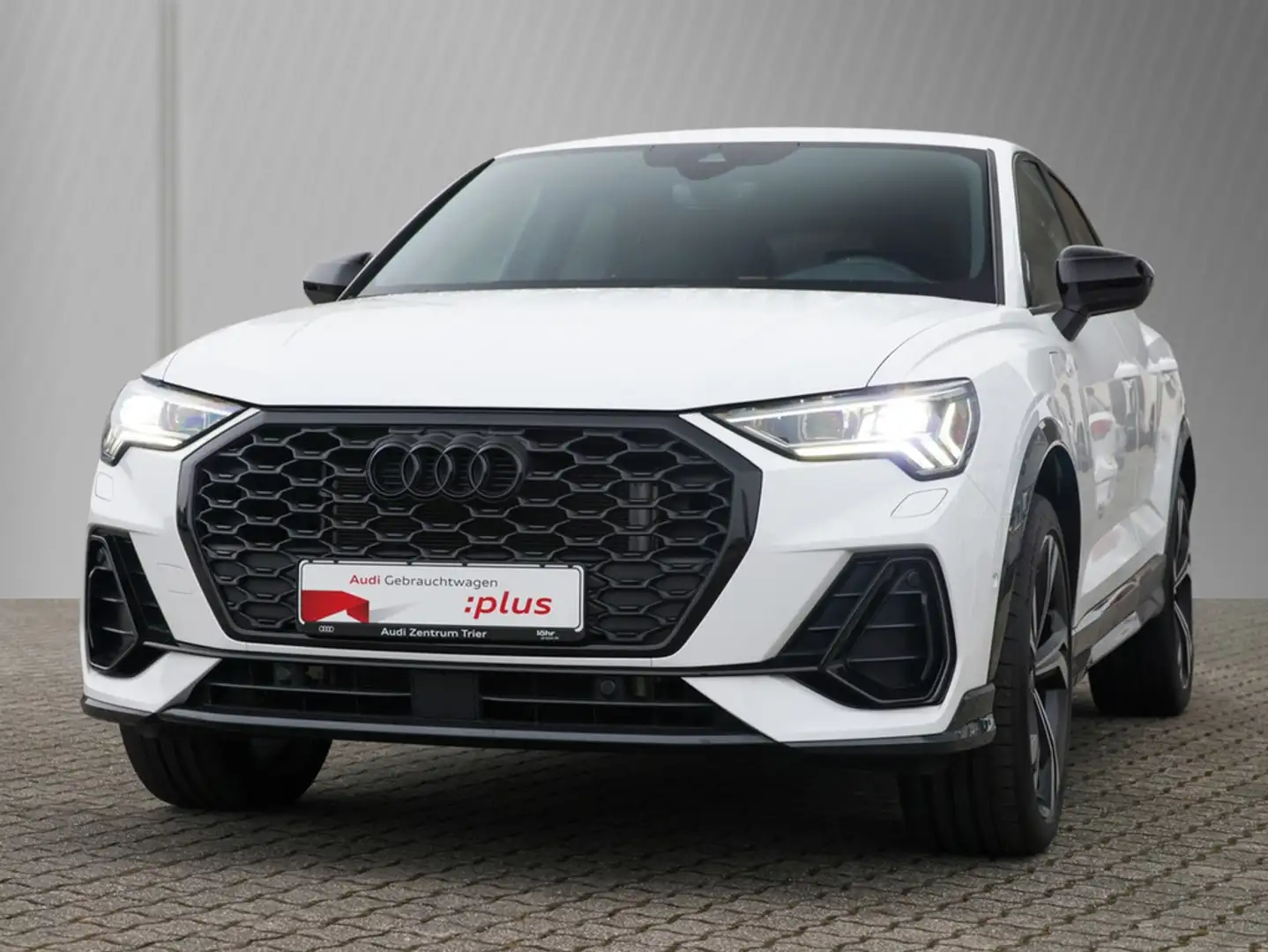 Audi Q3 Sportback 45 TFSI e S line Weiß - 2