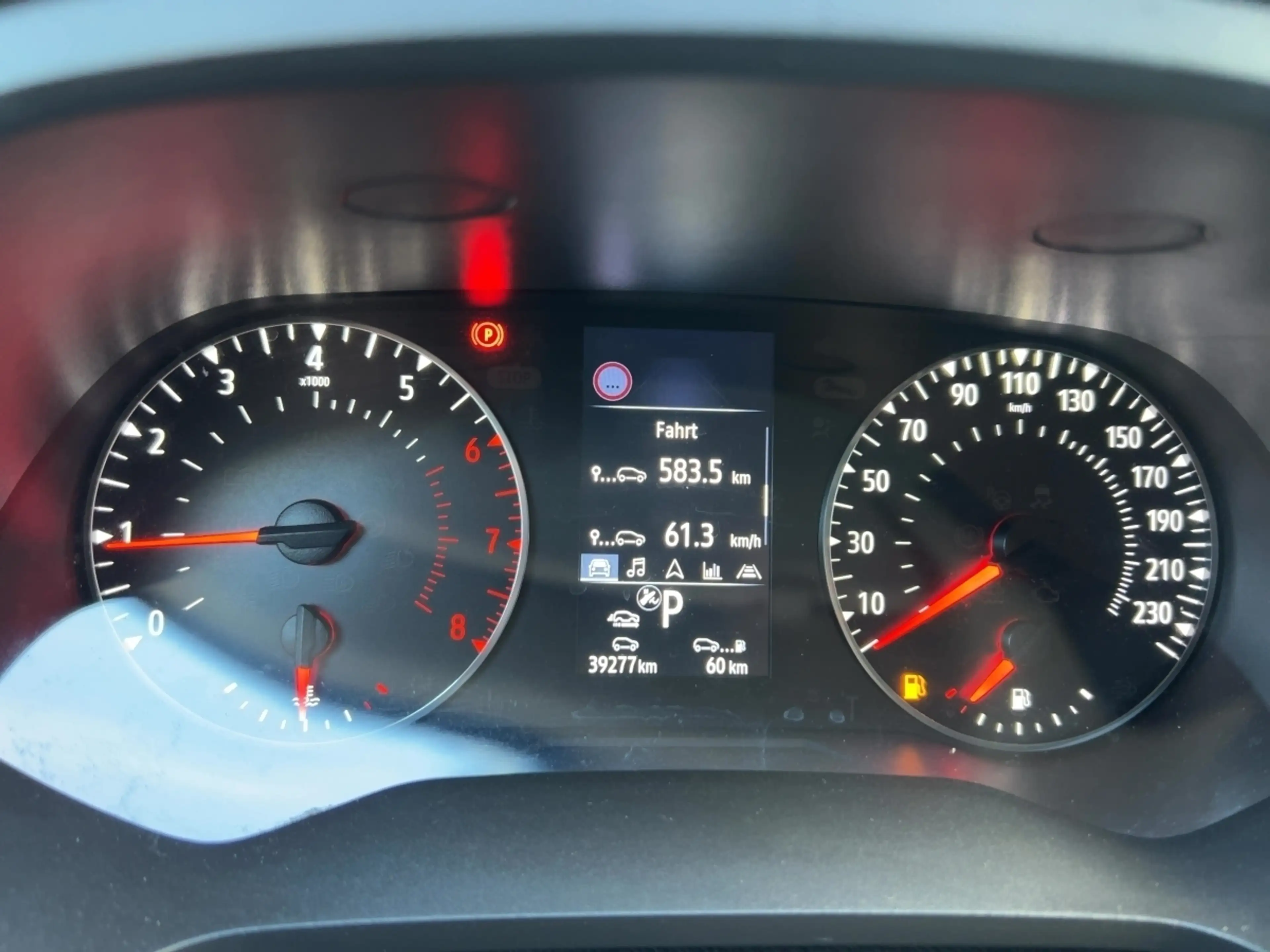 Renault Captur ZEN TCe 140 EDC Apple CarPlay SHZ KLIMA BT — photo 13