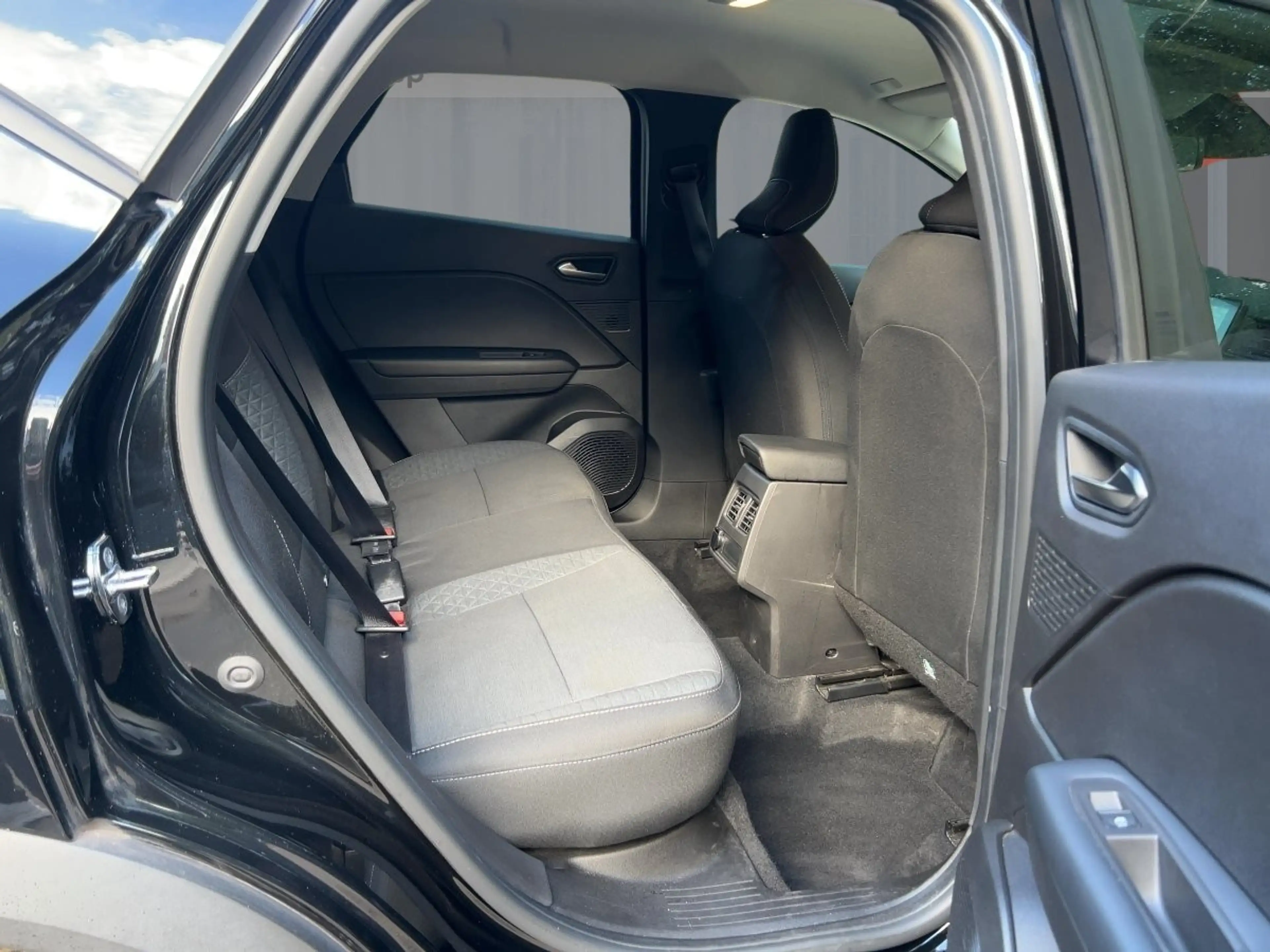 Renault Captur ZEN TCe 140 EDC Apple CarPlay SHZ KLIMA BT — photo 9