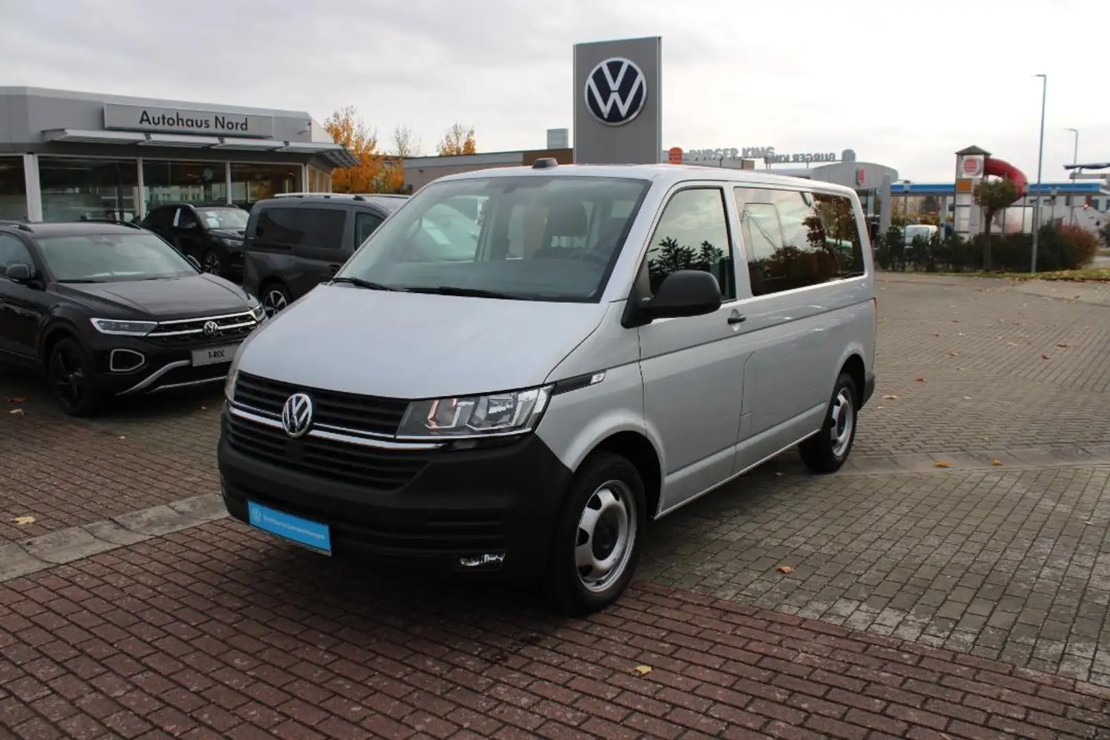 Volkswagen T6.1 Transporter Kombi 2.0 TDI DSG RFK 8-Sitzer Argent - 2