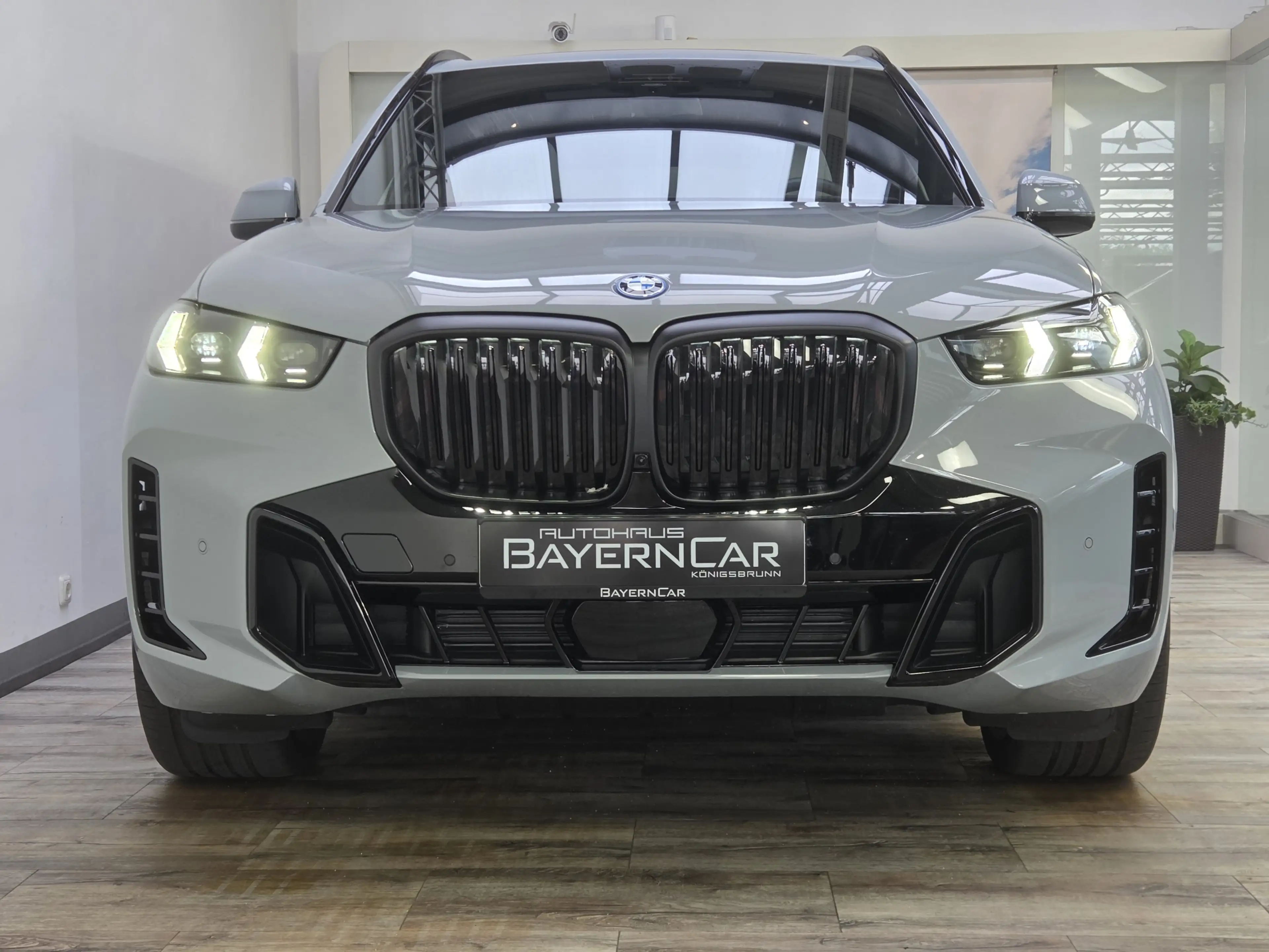 BMW X5 xDr50e M Sport Pro 22Zoll Pano Sitzlüft. AHK — photo 2