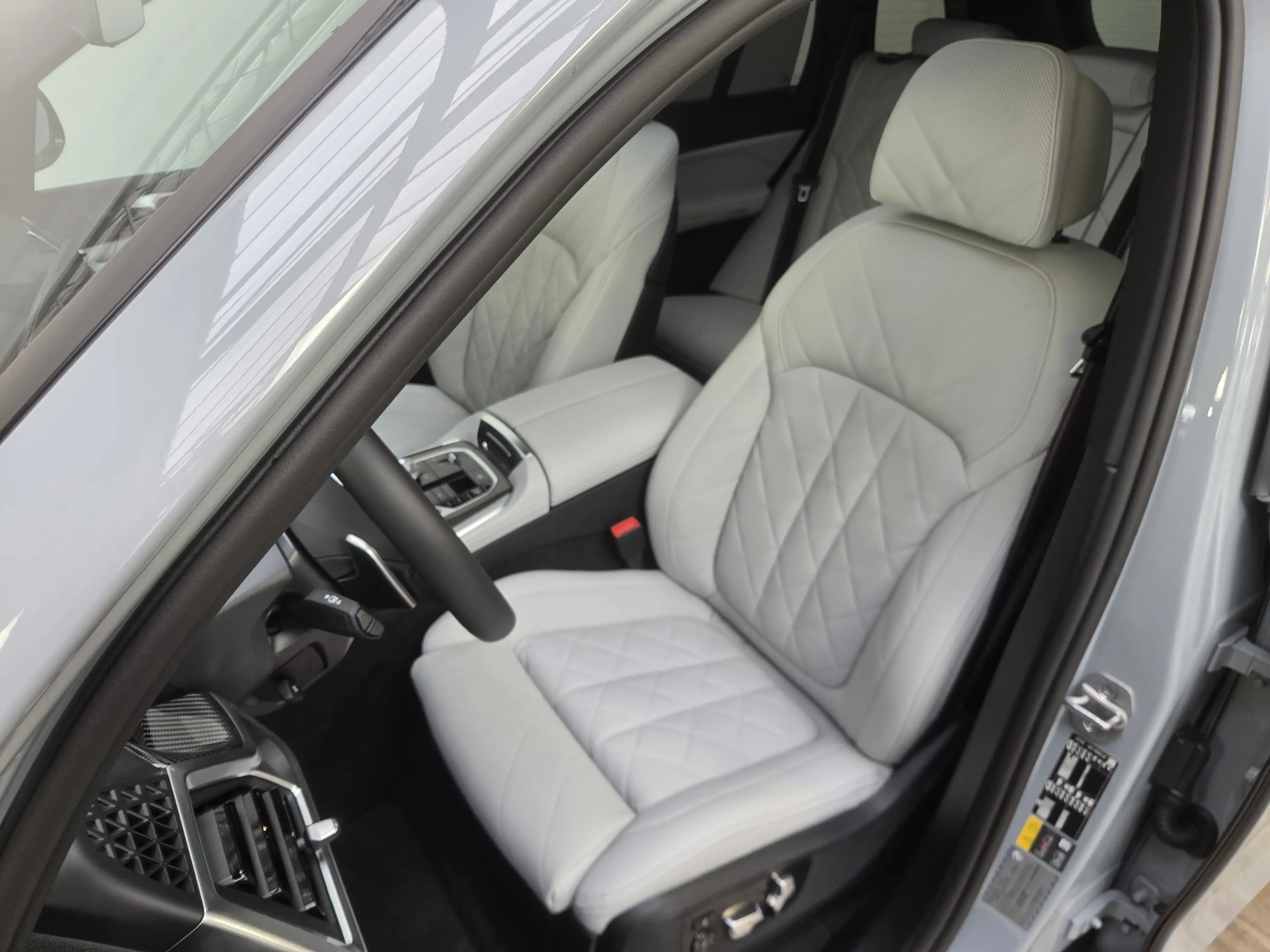 BMW X5 xDr50e M Sport Pro 22Zoll Pano Sitzlüft. AHK — photo 15