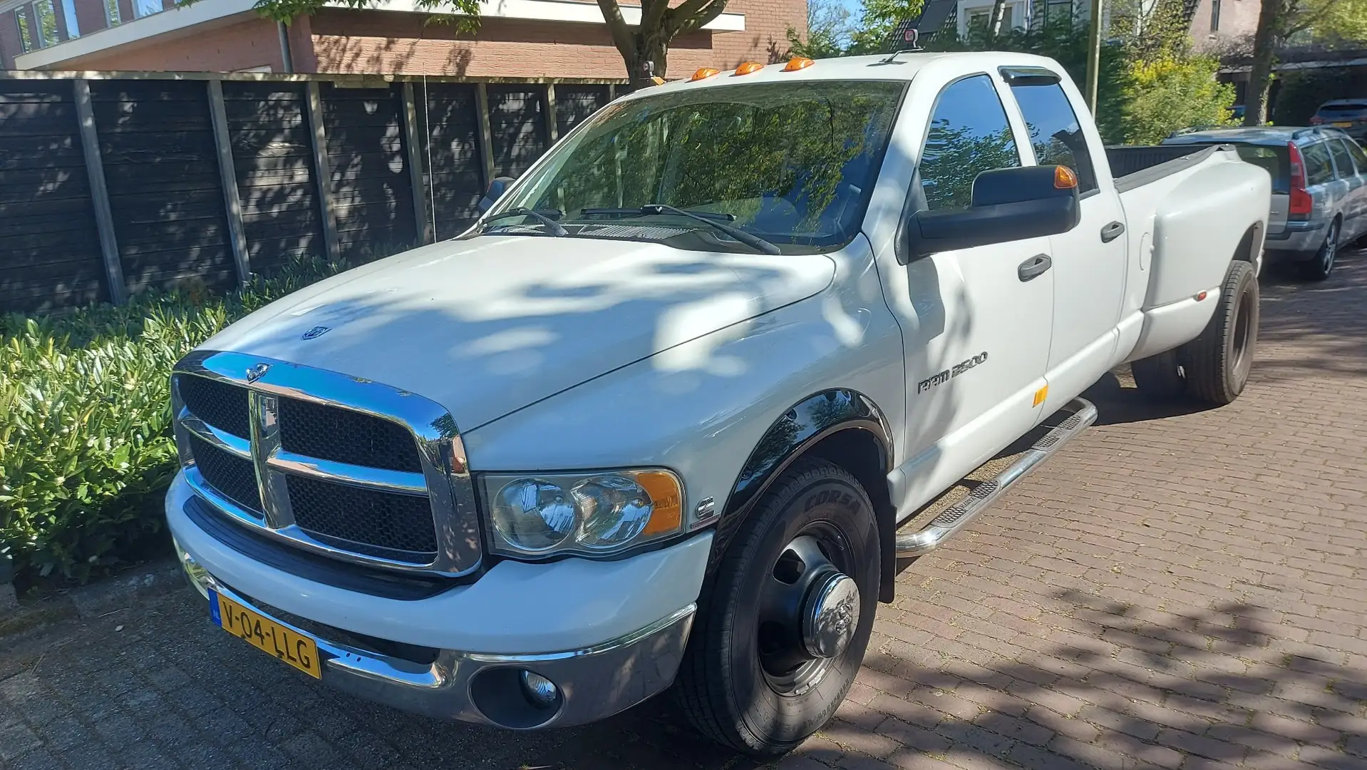 Dodge RAM 3500 QuadCab Dually Longbed 5.9 24V CUMMINS TD Blanco - 1