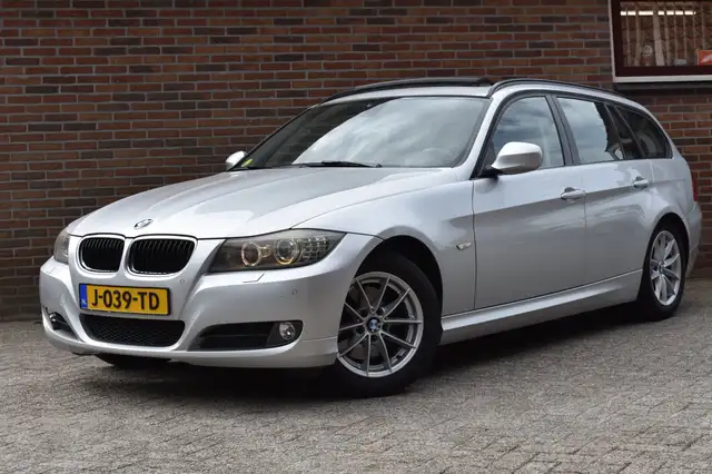 BMW 320 3-serie Touring 320i Business Line '10 Xenon Pano